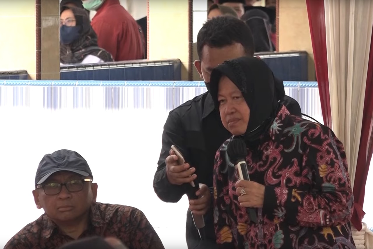 Memotivasi Nelayan Gresik, Mensos Risma Telepon Penjual Semanggi Omzet 5 Juta Sehari