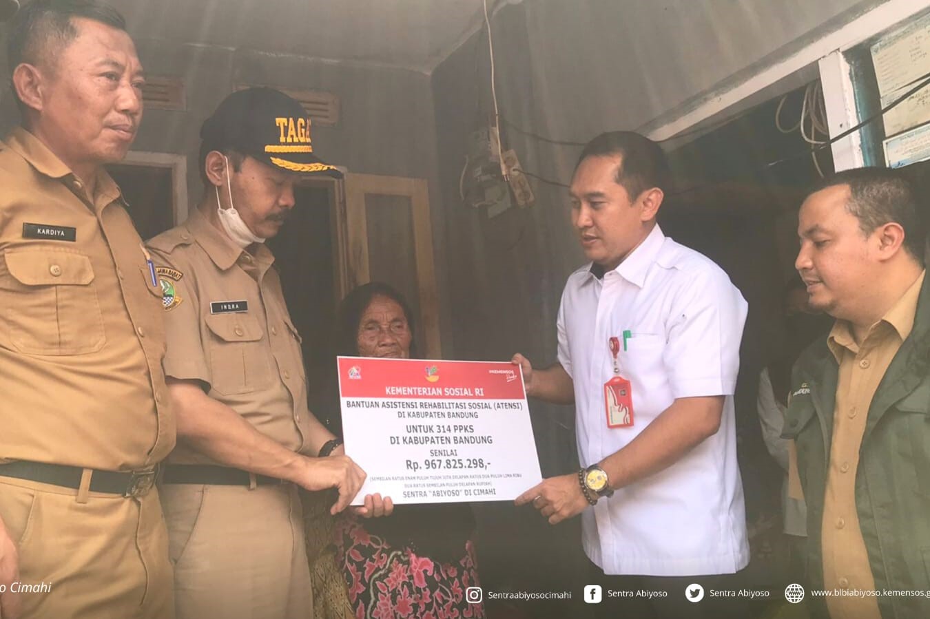 Haru Bahagia Penerima Program ATENSI Kementerian Sosial RI di Kabupaten Bandung