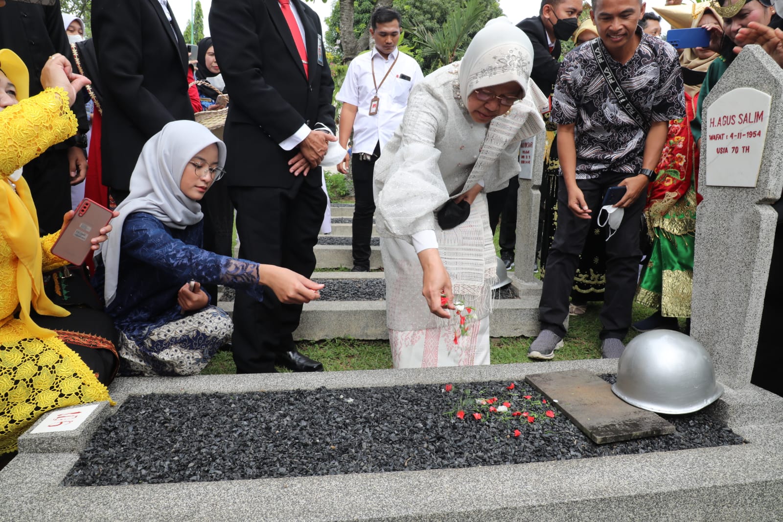 Commemorating National Heroes Day 2022, the Minister of Social Affairs Emphasizes Heroic Spirit as Energy to Overcome Various Nation's Challenges