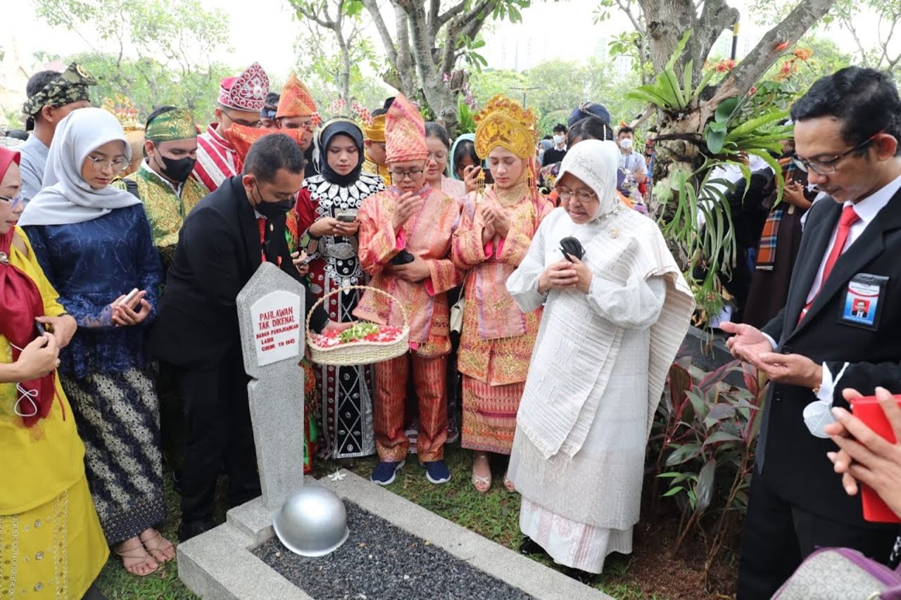 Mensos Risma Memberikan Penanaman Nilai-Nilai Kepahlawanan kepada Perwakilan Pelajar se-Indonesia