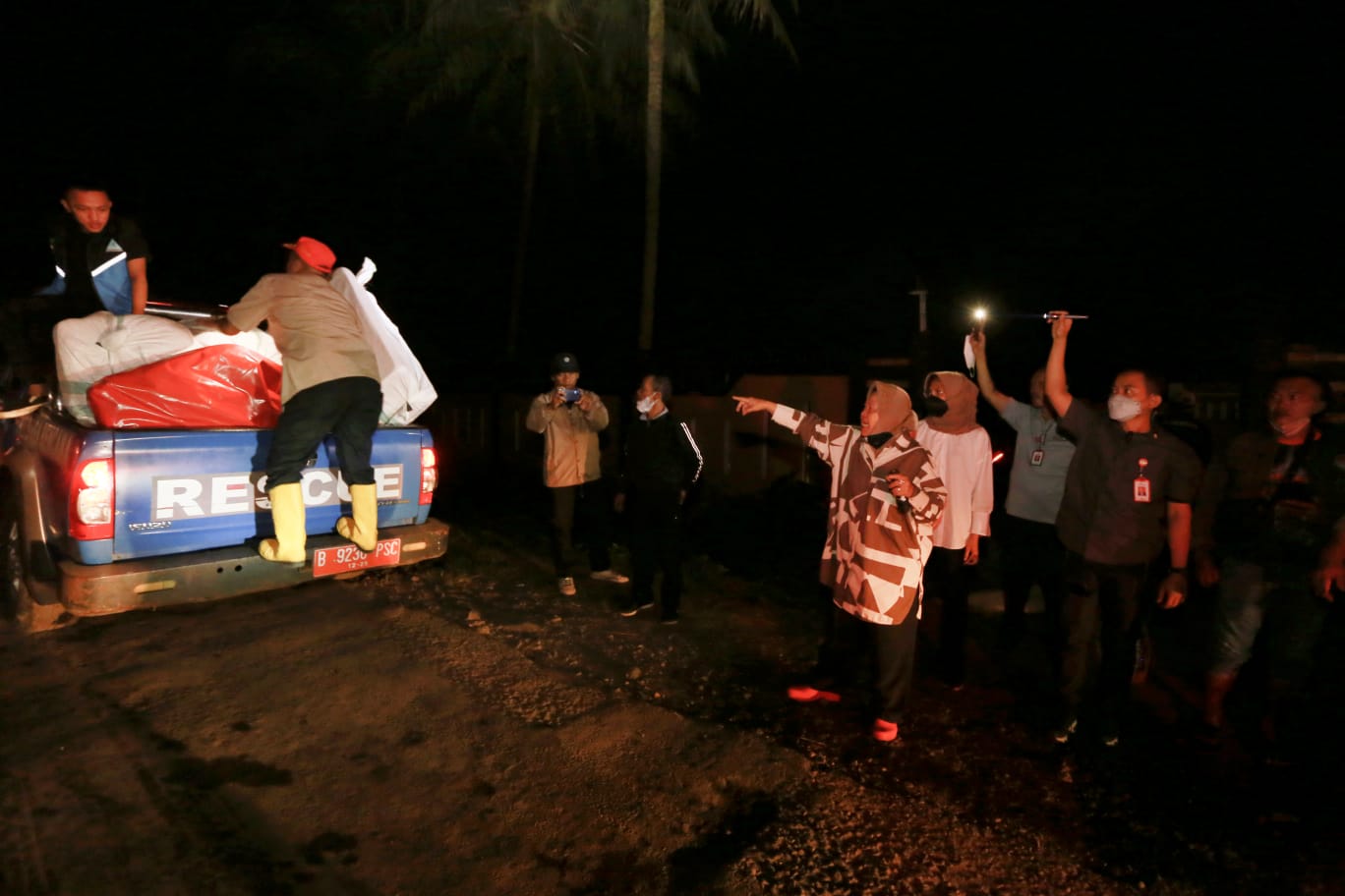 Mensos Terjun Langsung Pastikan Penyaluran Logistik untuk Korban Gempa Cianjur Aman