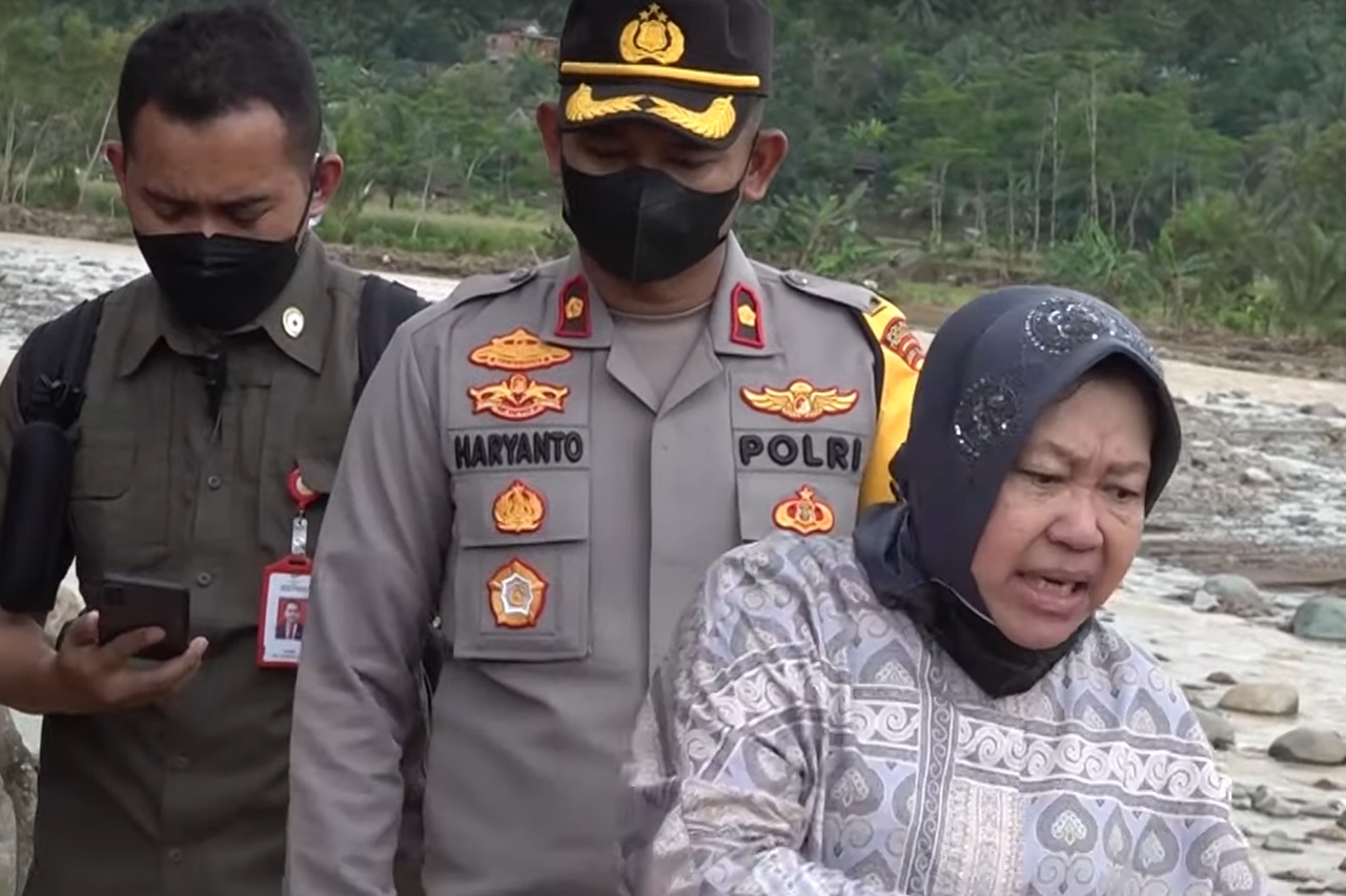 Mensos Risma Turun Langsung ke Kali Tengah, Trenggalek