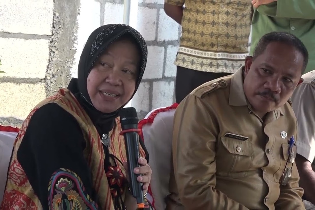 Minister of Social Affairs Risma Ready to Help Talalek Villagers for Entrepreneurship