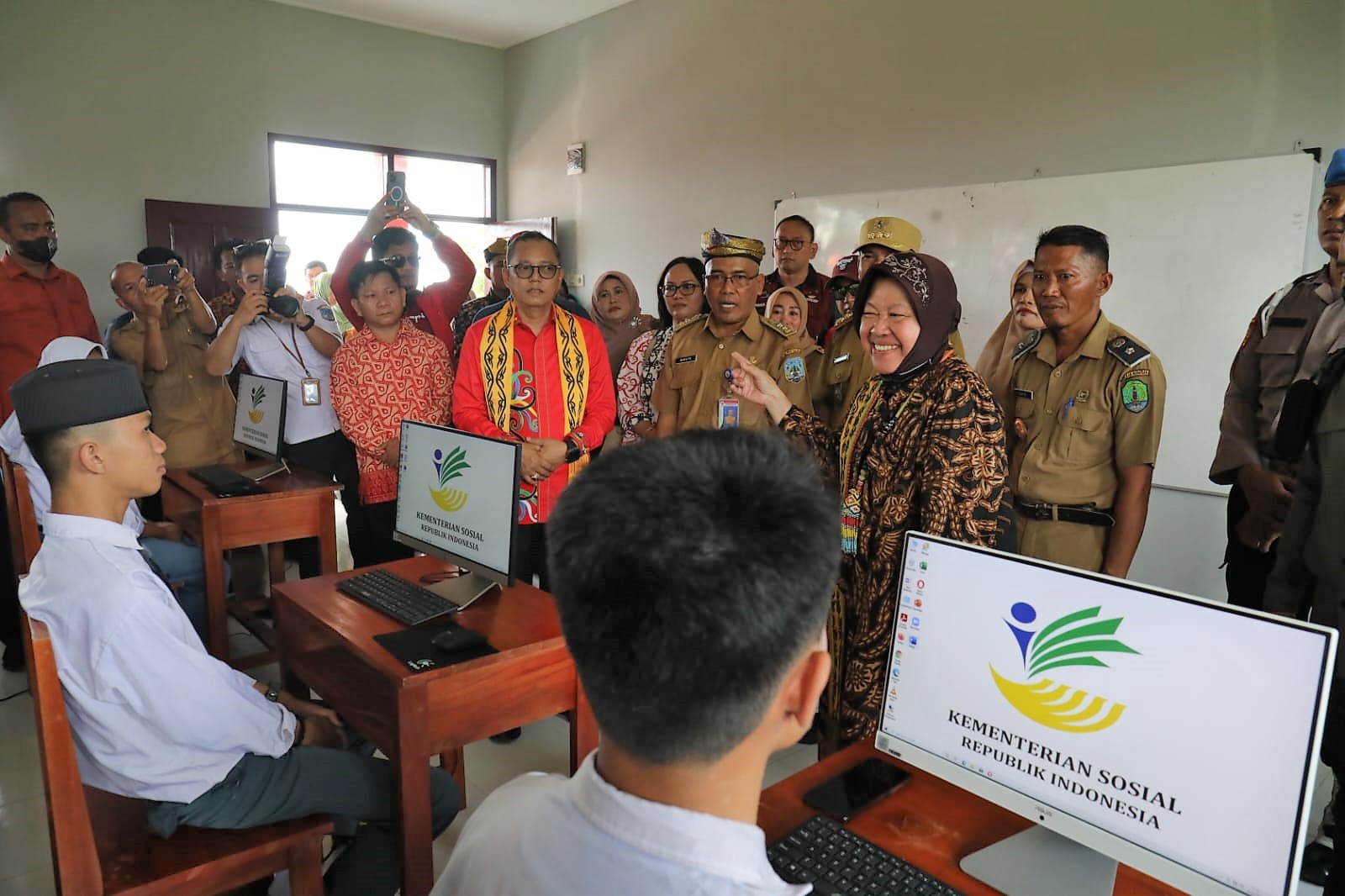 Tepat Setahun, Mensos Kembali Sambangi Perbatasan Nunukan Tunaikan Tiga Janji