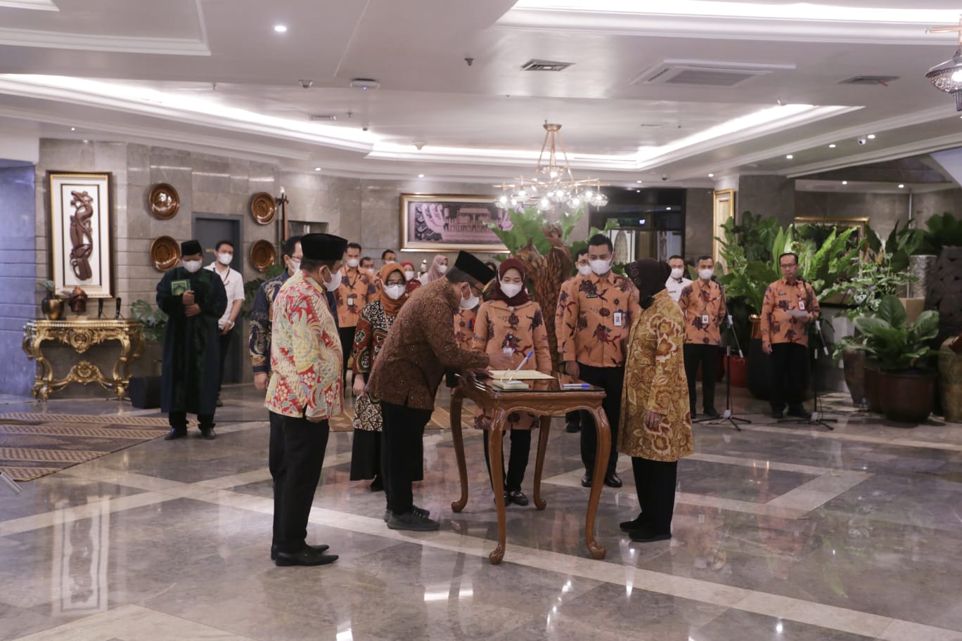 Minister of Social Affairs Risma Appoints Pratama High Leaders and Supervisors