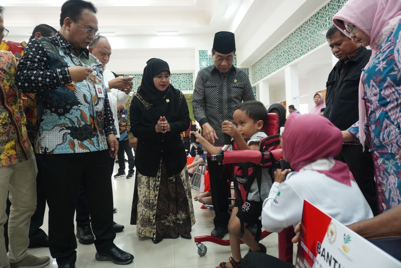 Serahkan Bantuan Kewirausahaan untuk Disabilitas, Komisi VIII DPR RI Apresiasi Upaya Pemberdayaan Kemensos