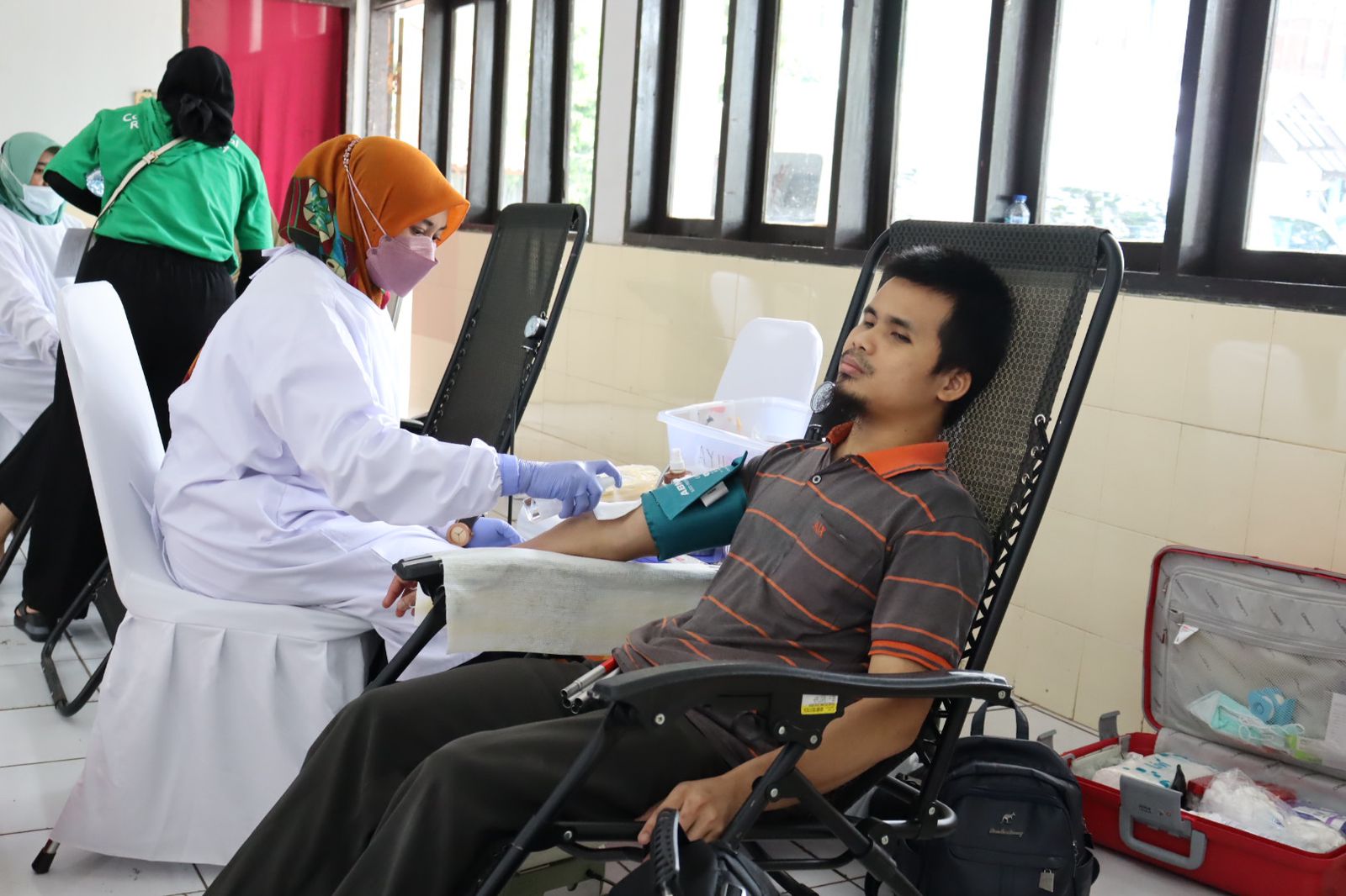 Pupuk Kepedulian terhadap Sesama, Kemensos Gelar Khitanan Massal dan Donor Darah