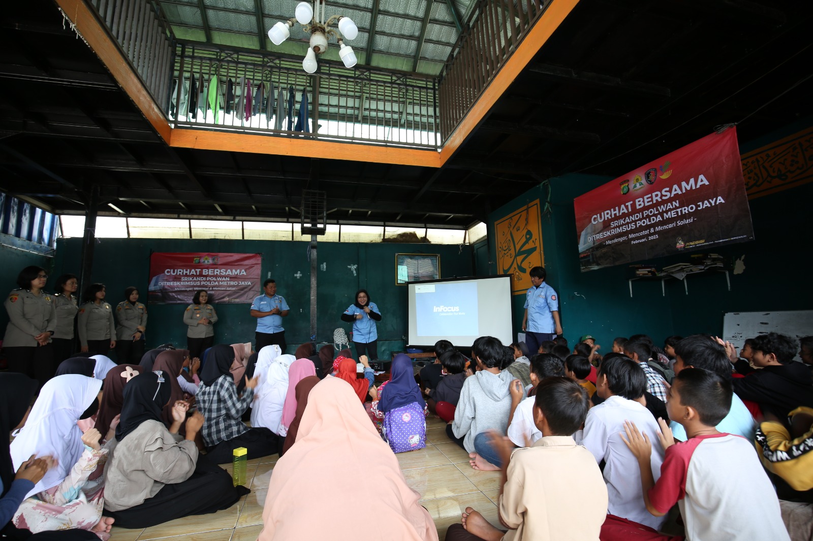 Preventing Negative Influences, Ministry of Social Affairs Educates Marginalized Children and Teens at Depok Master School