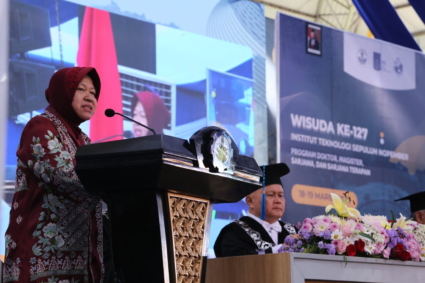 Hadir di Seremoni Wisuda ITS ke-127, Mensos Motivasi Wisudawan Agar Tangguh Hadapi Tantangan