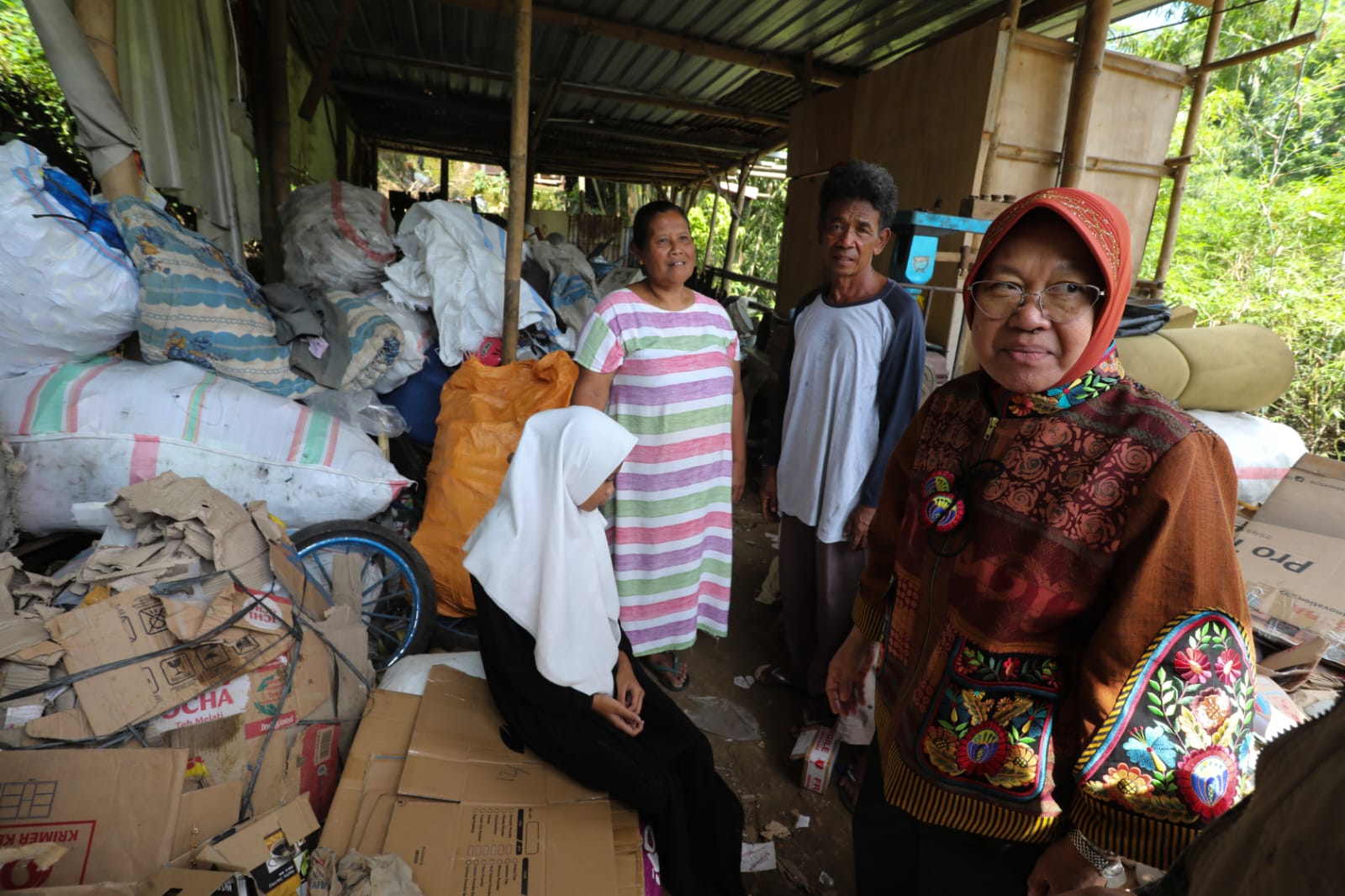 The Ministry of Social Affairs and YPP SCTV-Indosiar Provide Assistance for the Residents of the Kanjuruhan Tragedy Victim