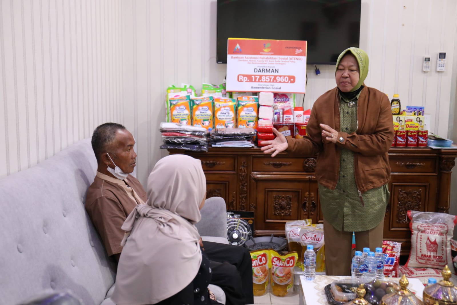 KPM Rungu Wicara dan Lumpuh Layu Terima Bantuan ATENSI Kemensos