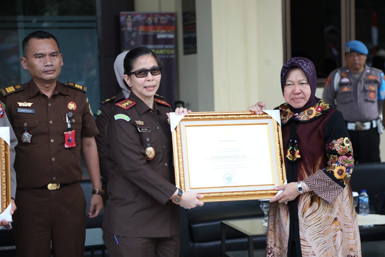 Social Affairs Minister Risma's Visit to Pandeglang Regency