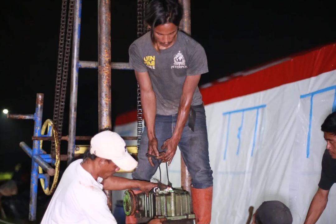 Bangun Sumur Bor, Kemensos Pasok Hingga 10.000 Liter Air Bersih per Hari di Pengungsian Warungkondang