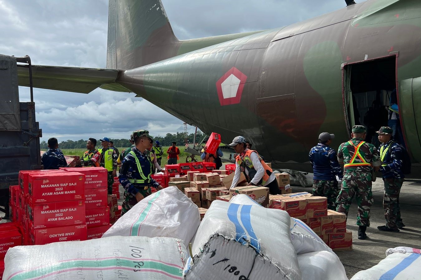 14 Tons of MoSA Assistance Ready to Be Airlifted to Drought Affected Districts in Timika