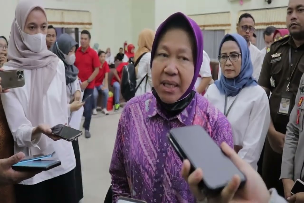 Minister of Social Affairs Risma Prepares an Empowerment Program for Victims of TIP