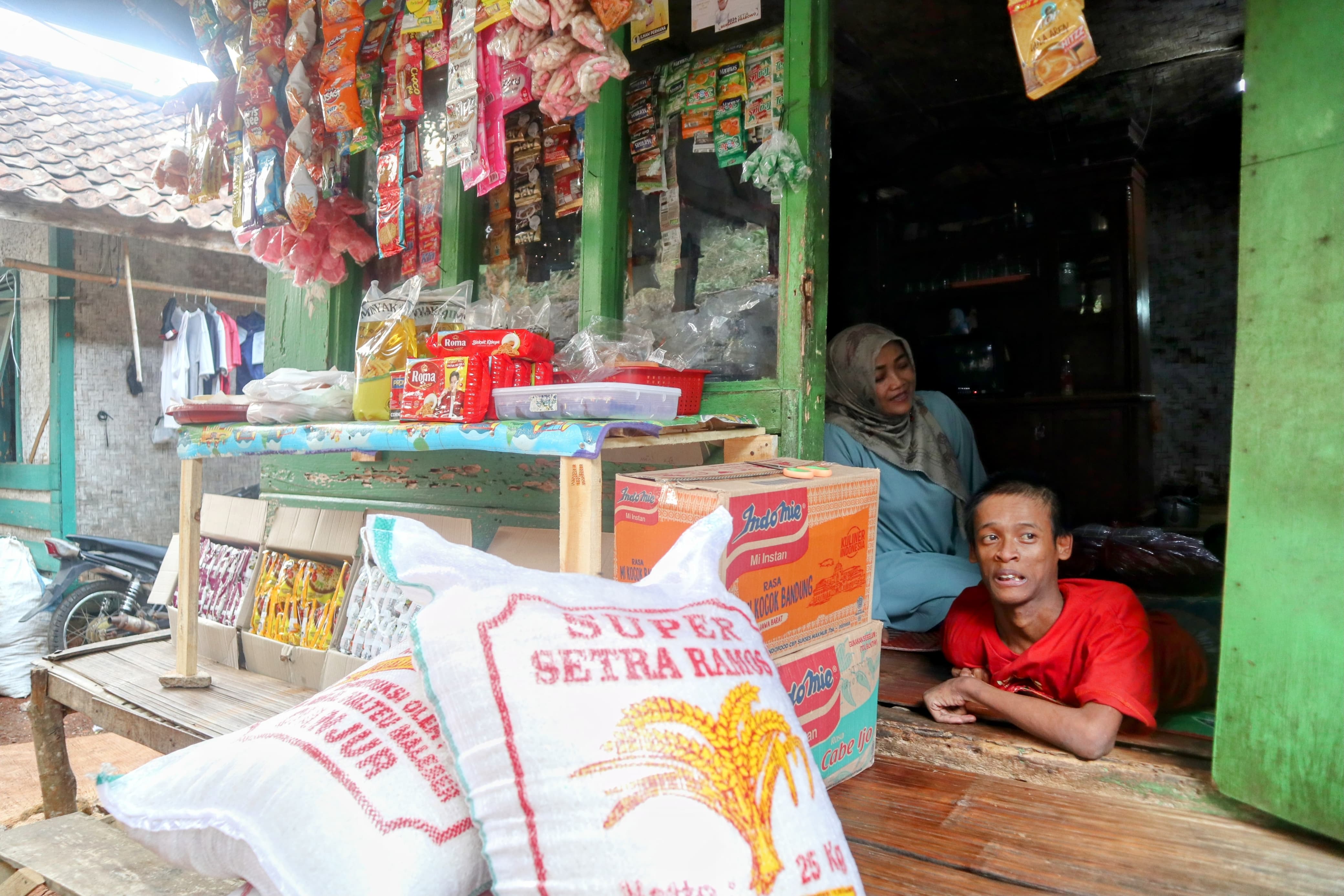 Poltekesos Bantu Disabilitas di Cianjur