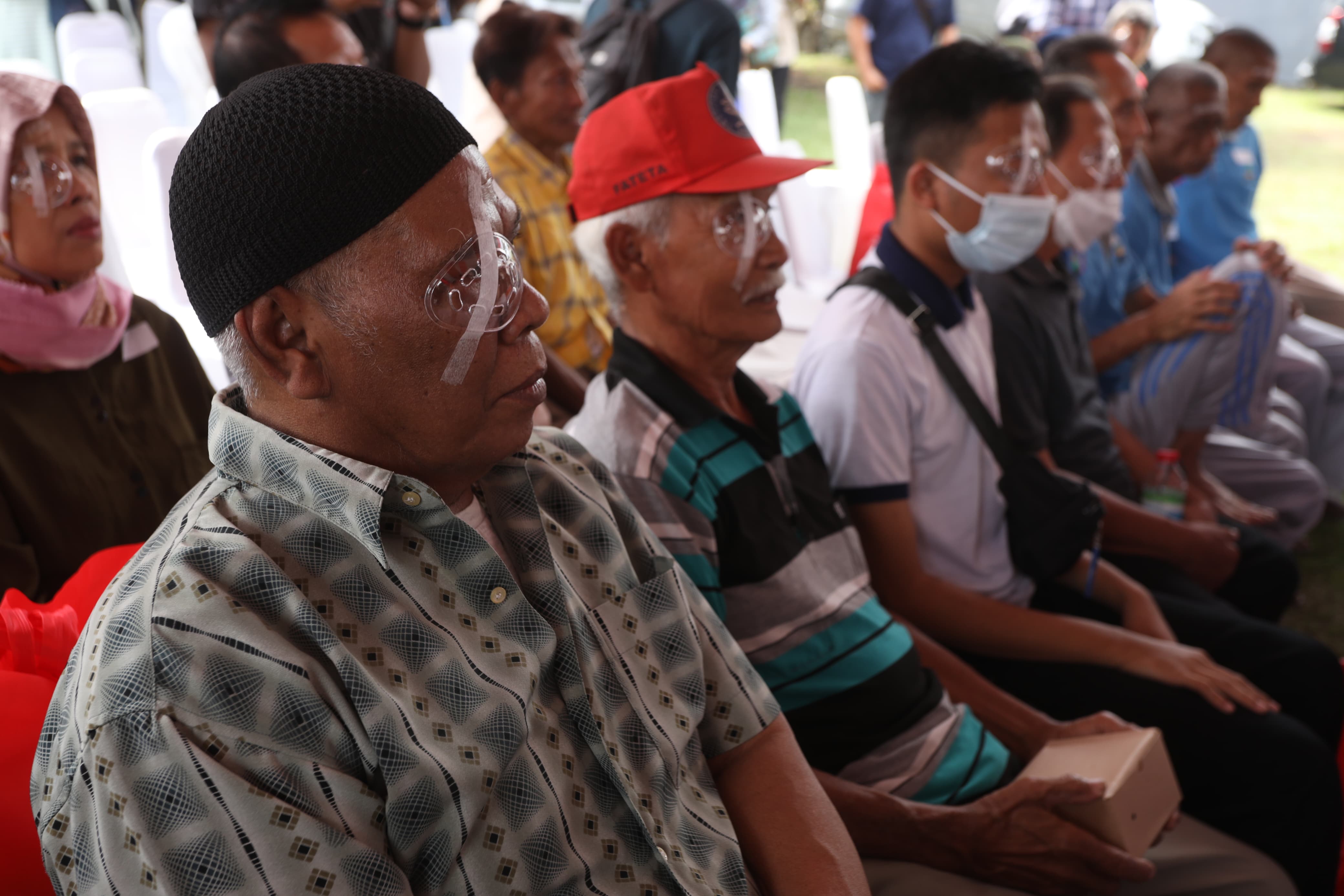 Kemensos dan Yayasan Pundi Amal SCTV Gelar Bakti Sosial Operasi Katarak di Klinik Mata dr. Hasri Ainun Habibie