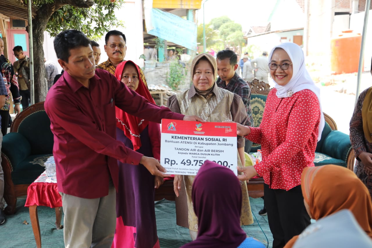 Kemensos Bantu Pembuatan Sumber Air hingga Air Siap Minum di Desa Klitih Jombang