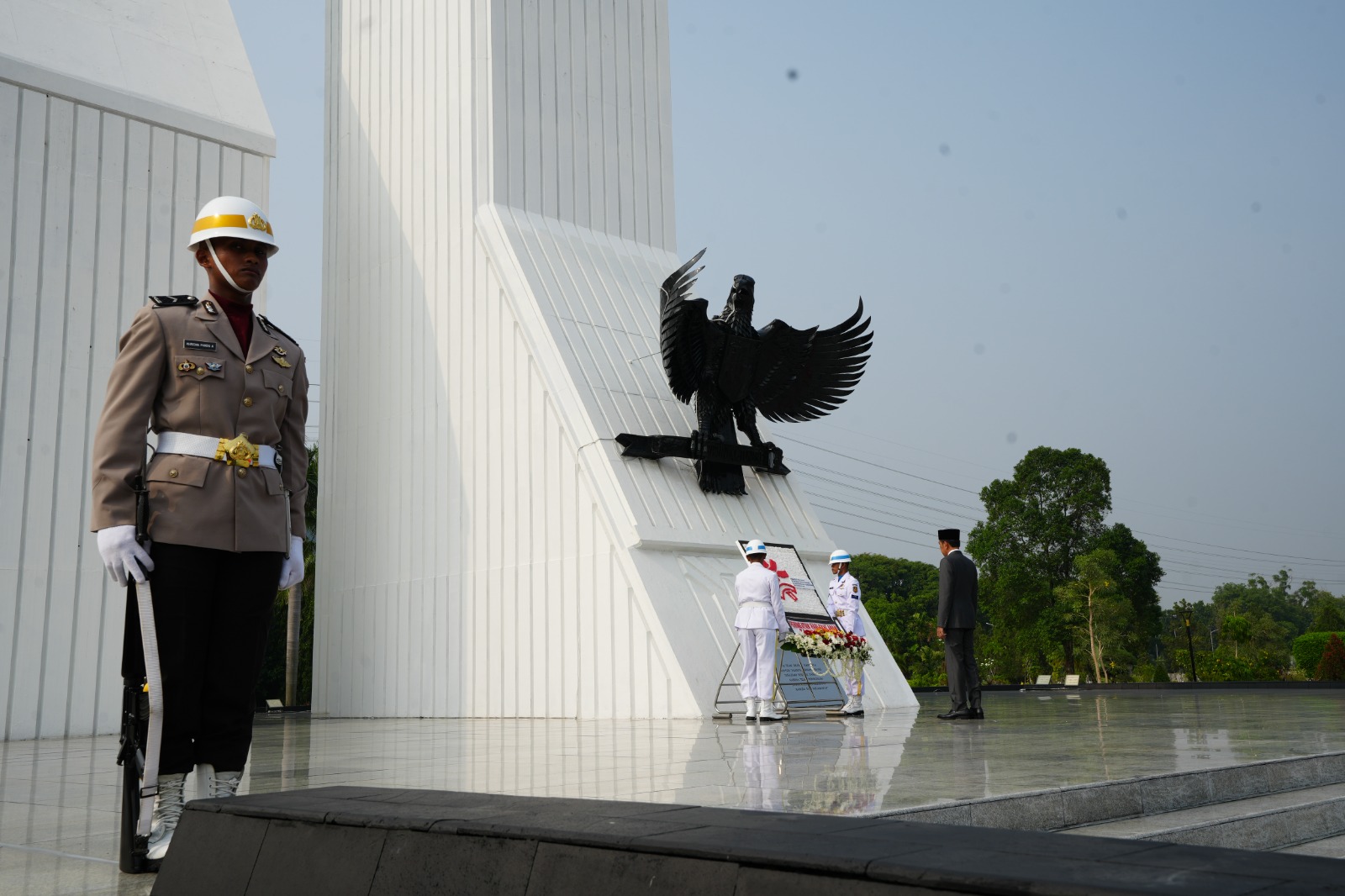 Commemorating Heroes' Day, the President Leads the National Pilgrimage Ceremony at TMPNU Kalibata