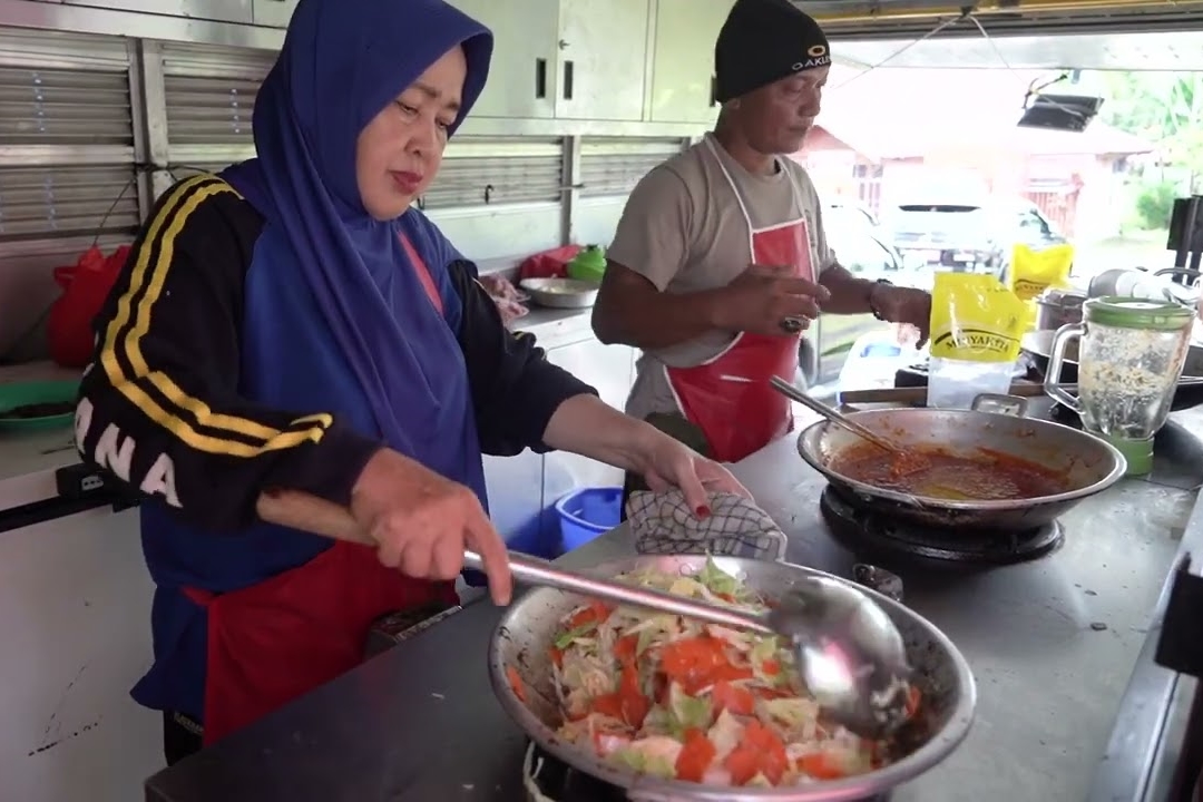 Dapur Umum TAGANA Penuhi Kebutuhan Dasar Korban Banjir di Kab. Landak