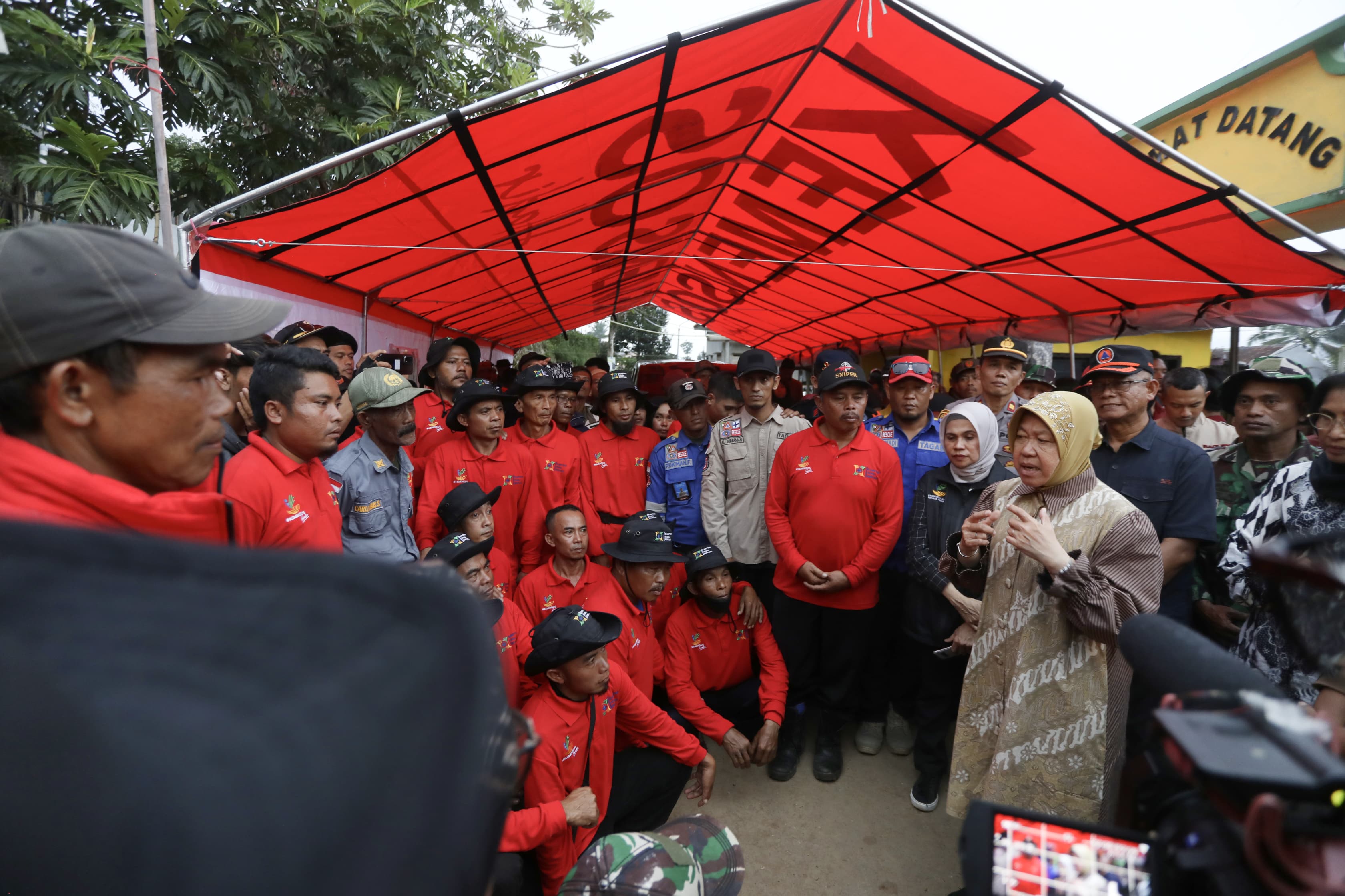 Social Affairs Minister Risma Appreciates Talagajaya Village KSB in Garut