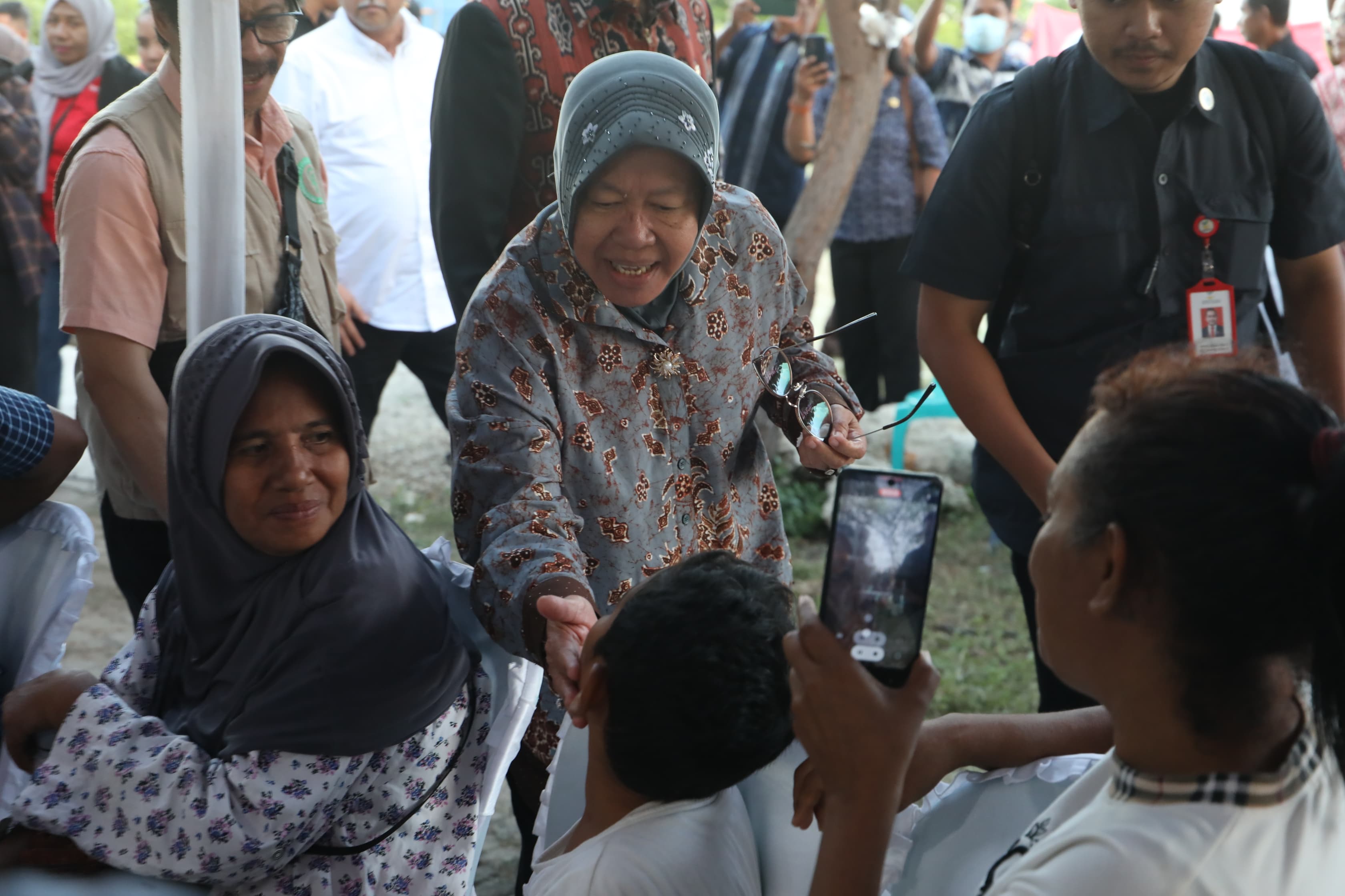 Peninjauan Pemeriksaan ODGJ dan Penyerahan Bantuan Pemenuhan Hidup Layak di Waingapu