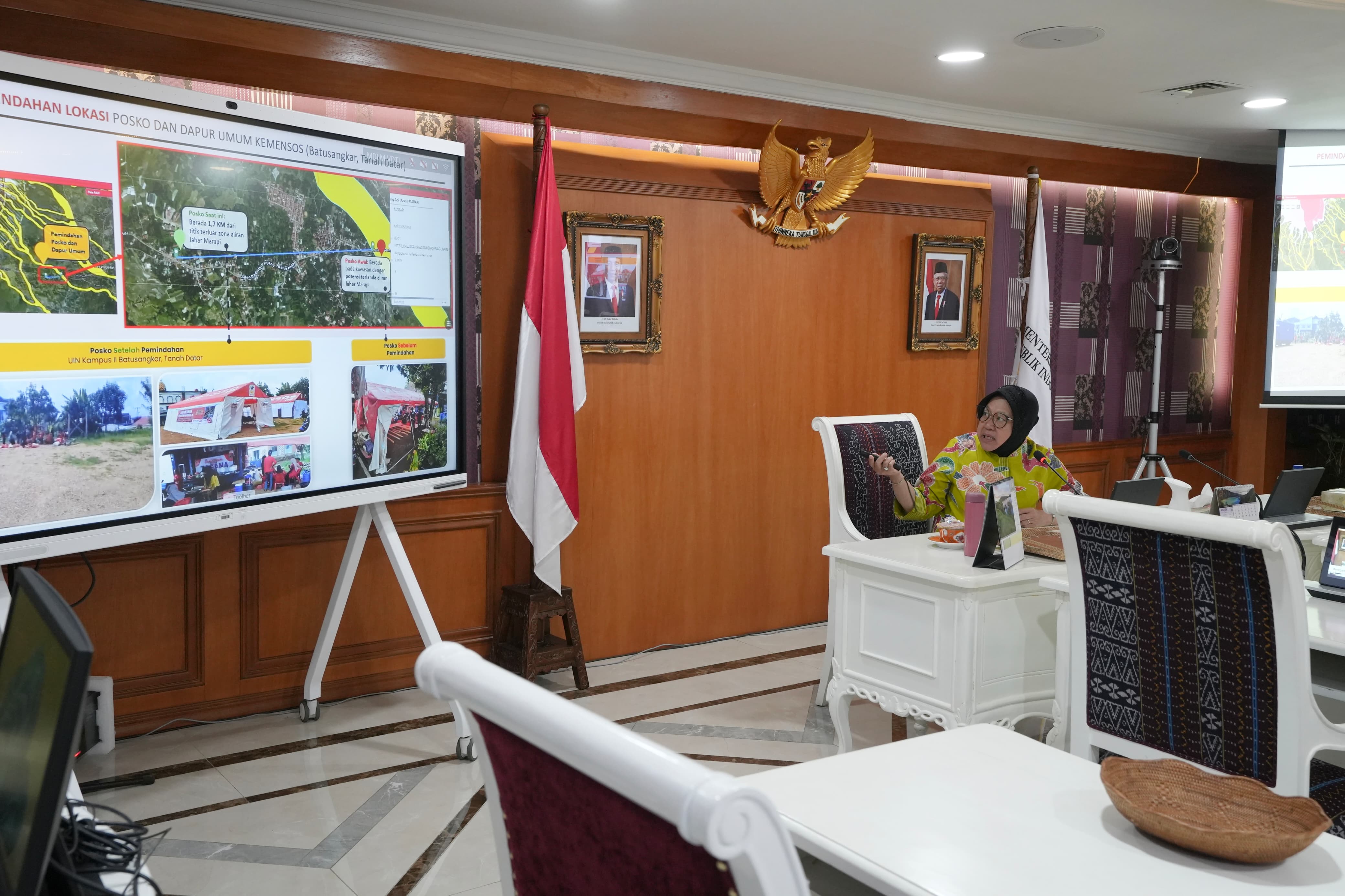 Social Affairs Minister Risma Maps the Risk of Mount Marapi Cold Lava Flow in West Sumatra