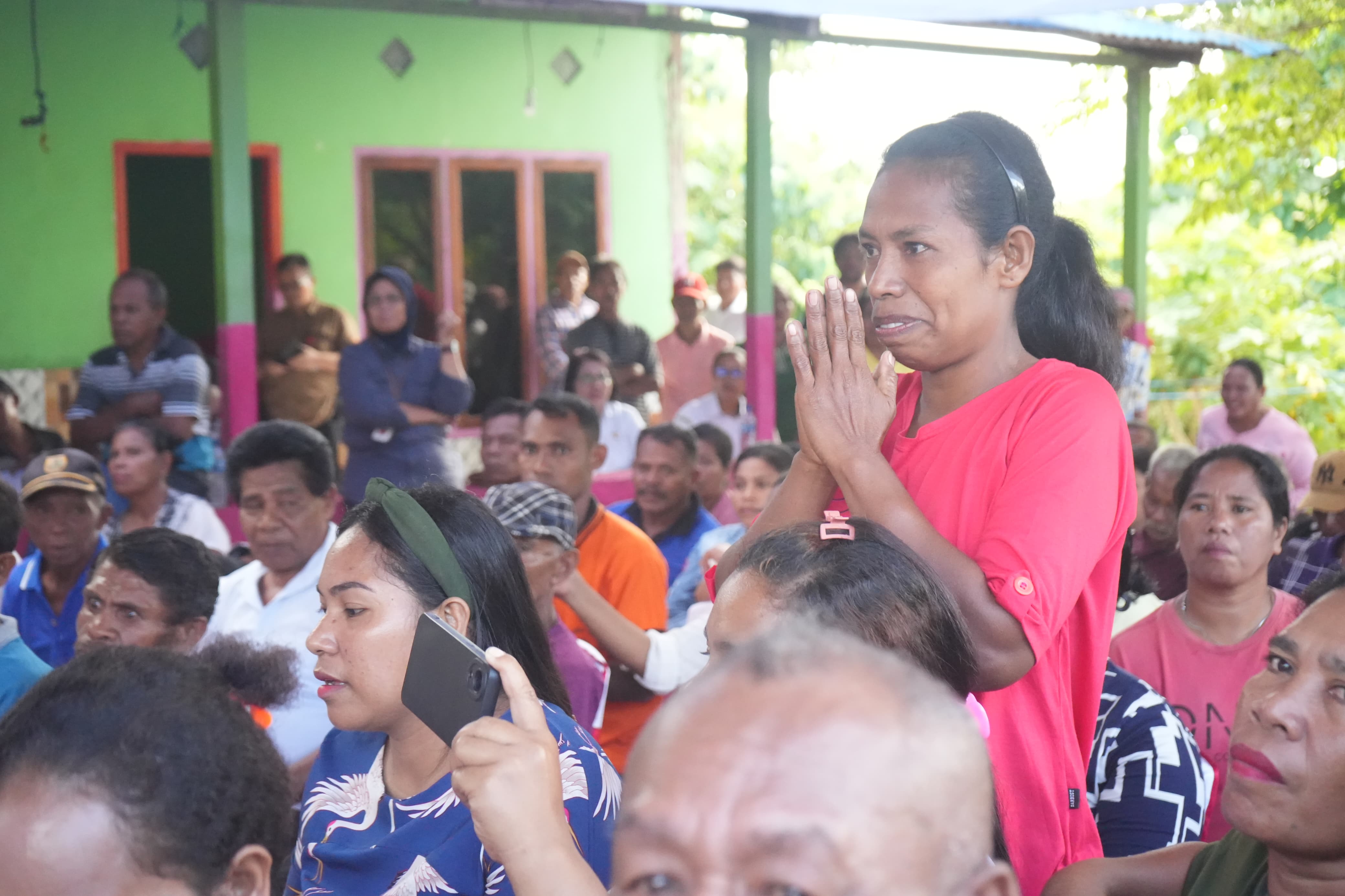 Kini Punya Pengolah Air Bersih Siap Minum, Warga Lermatang Gembira