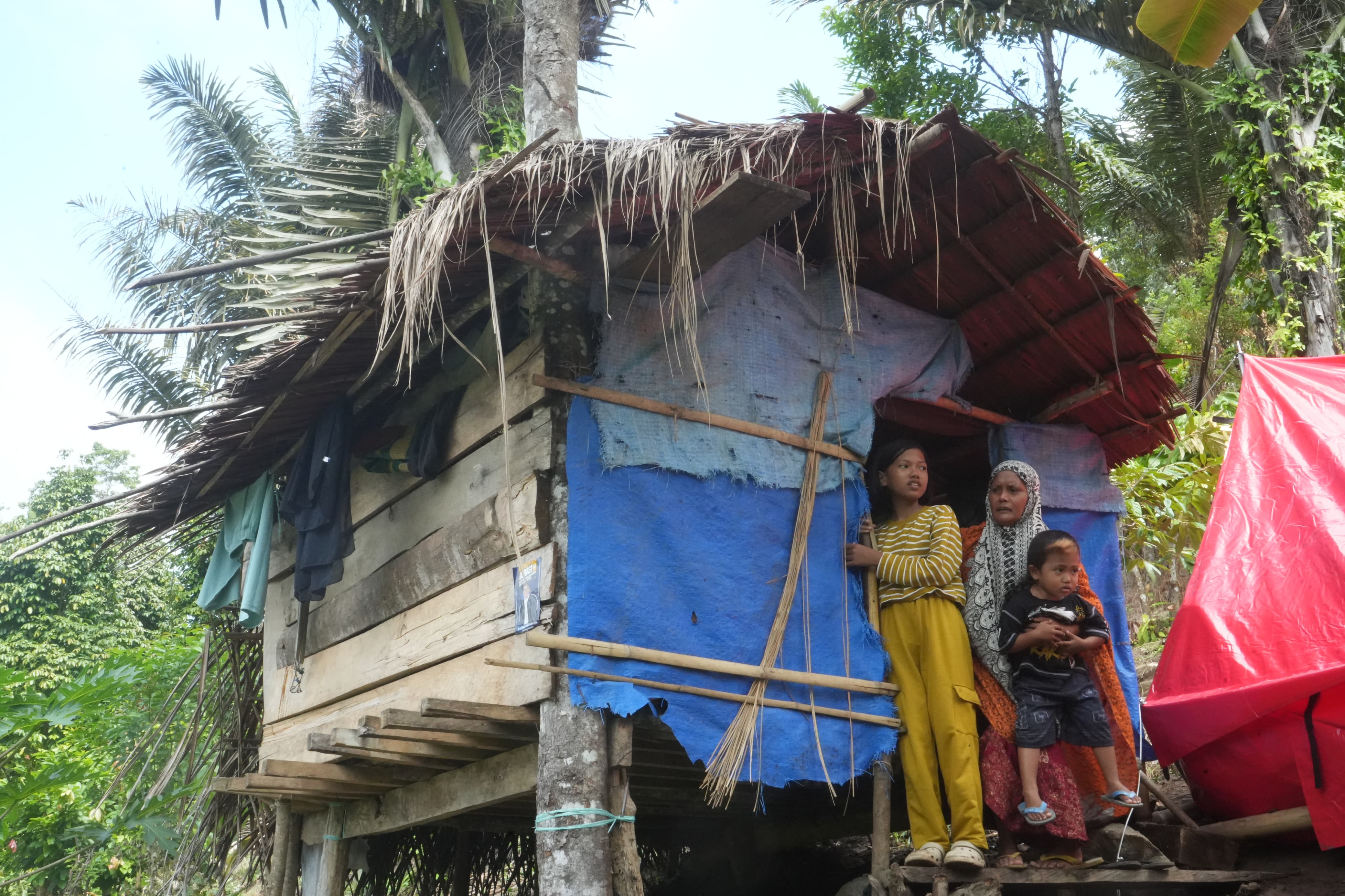 Kini Marni Tidak Lagi Tinggal di Gubuk setelah Direkolasi Kemensos