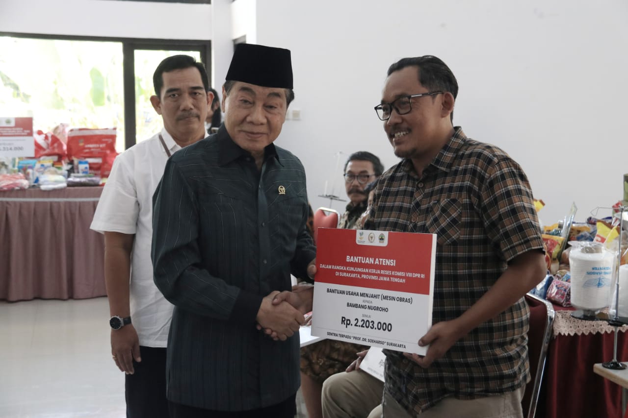 Komisi VIII DPR RI Lakukan Pengawasan Langsung Penyerahan Bantuan Sosial Kemensos