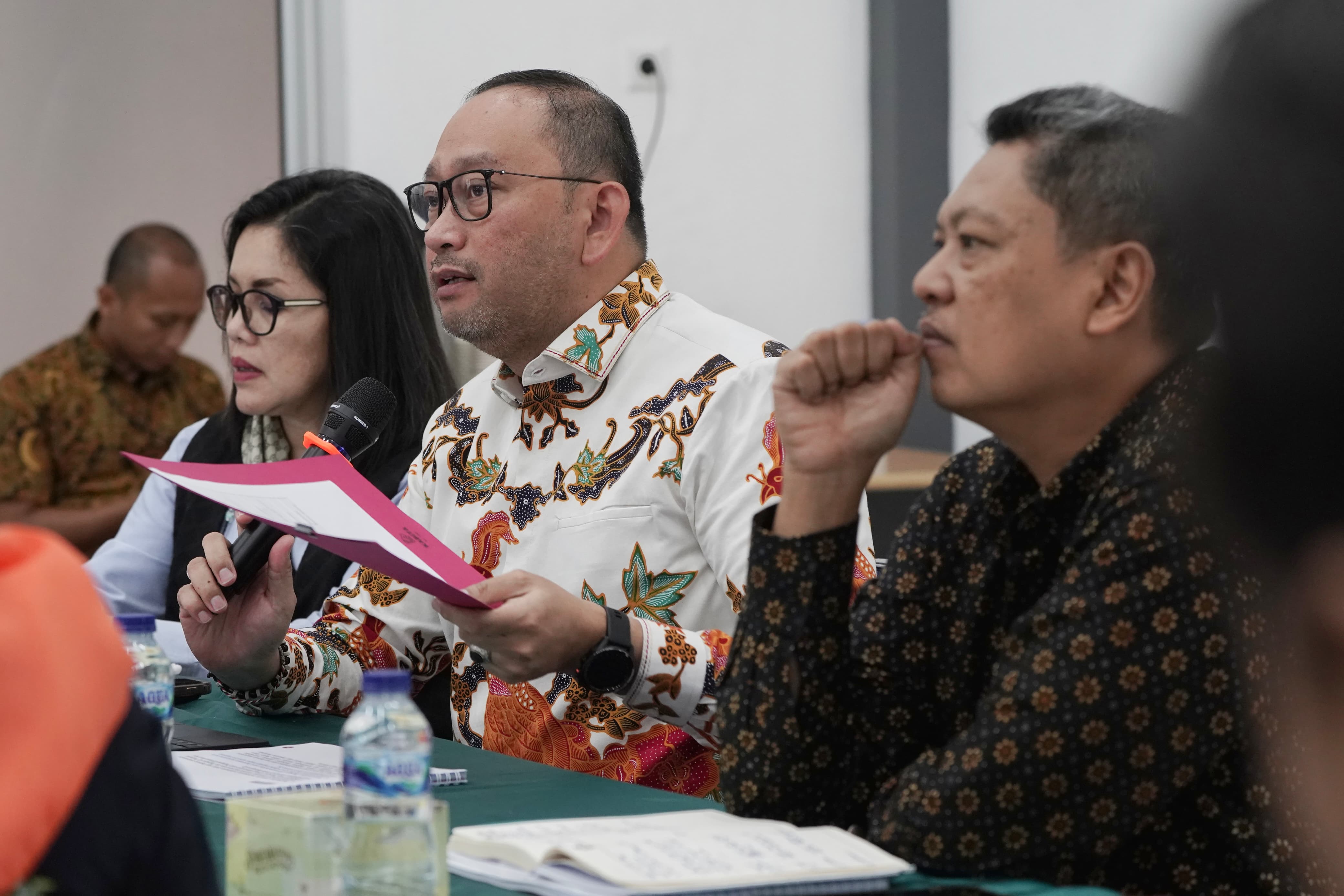 Rapat Koordinasi Pembahasan Penanganan Pengungsi Maluku dan Maluku Utara