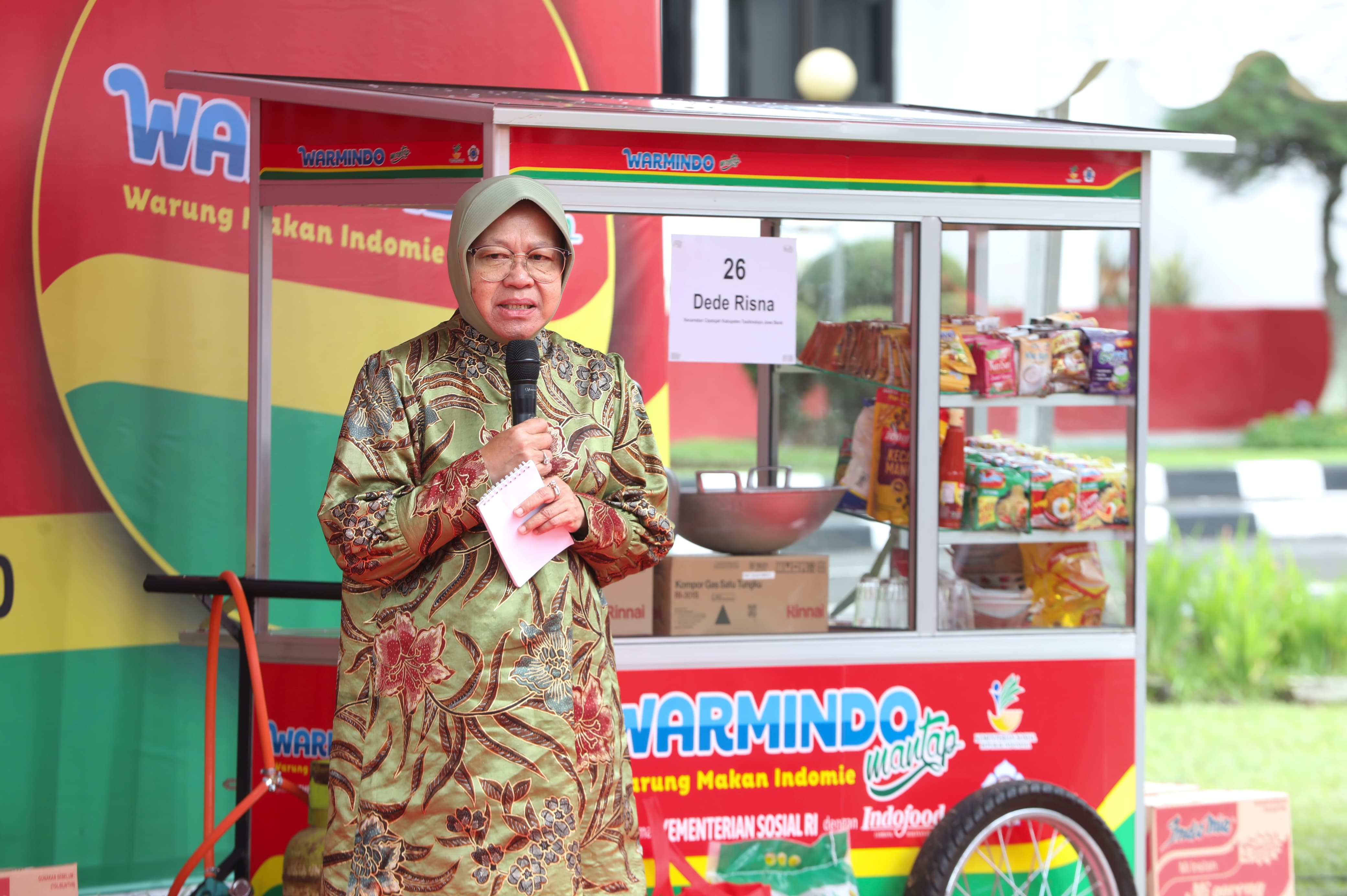 Penyaluran Bantuan Usaha Warmindo di Tasikmalaya