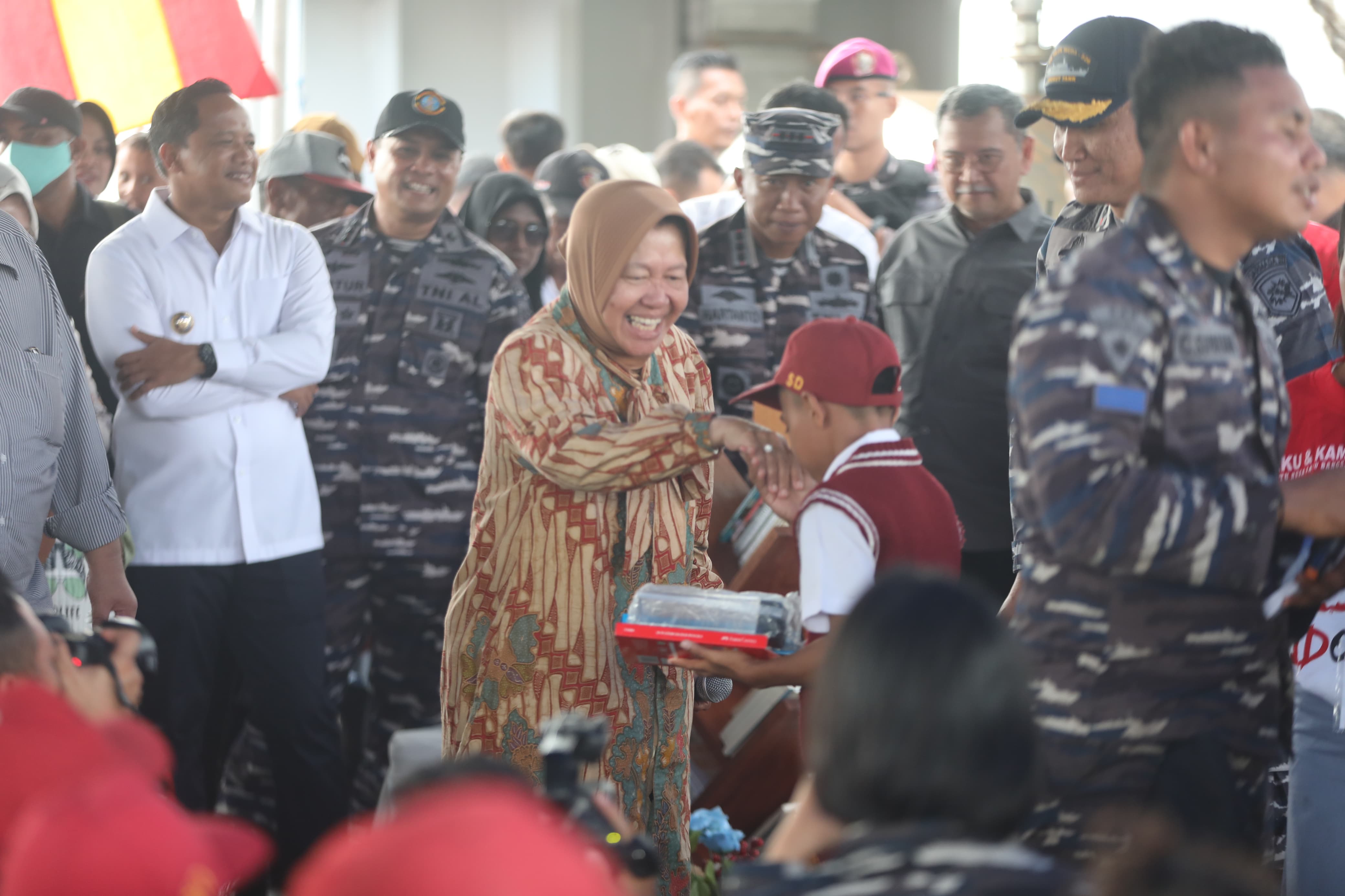 Kunjungan Kerja Mensos Risma di Kei Besar