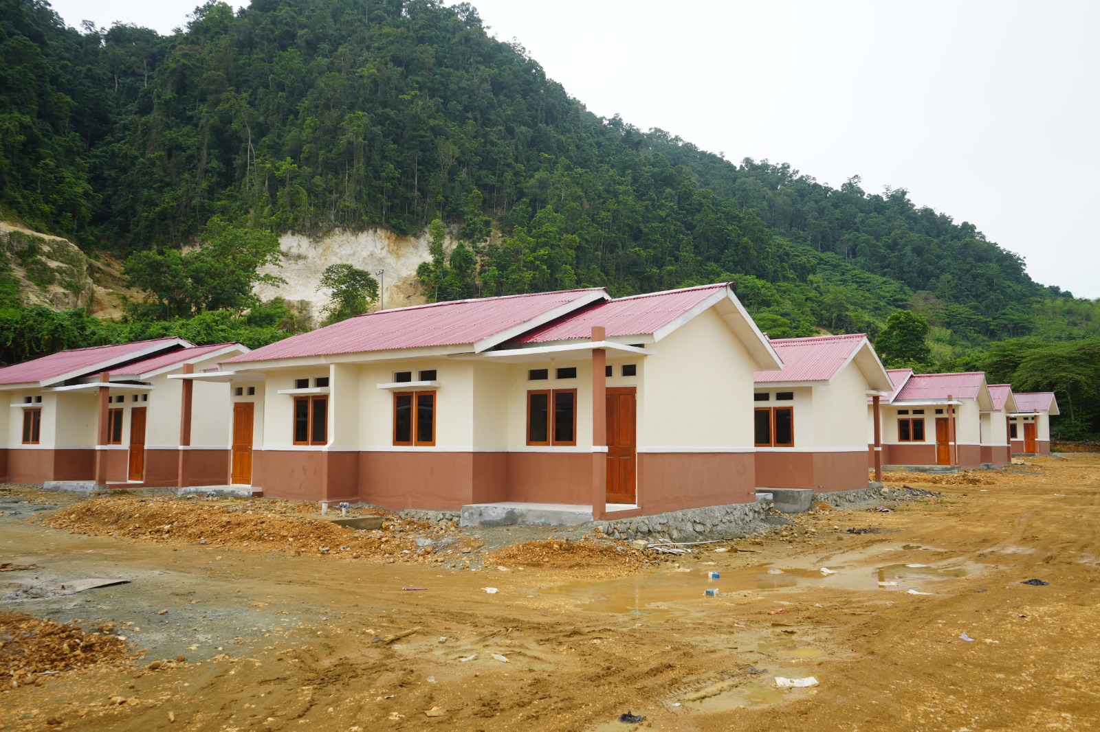 Social Affairs Minister Risma Builds 72 Houses for Jayapura Earthquake Survivors, Papua