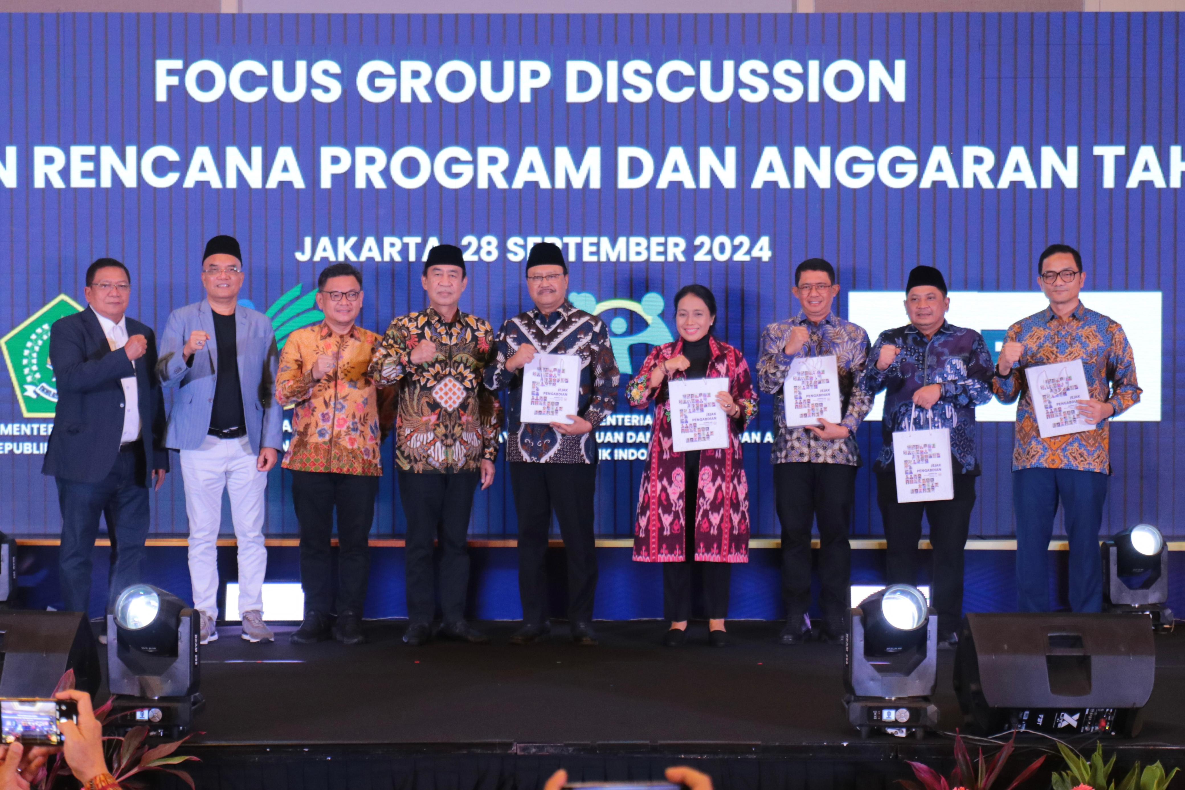 Hadiri FGD dengan Komisi VIII DPR RI,  Mensos Paparkan Prestasi Kemensos