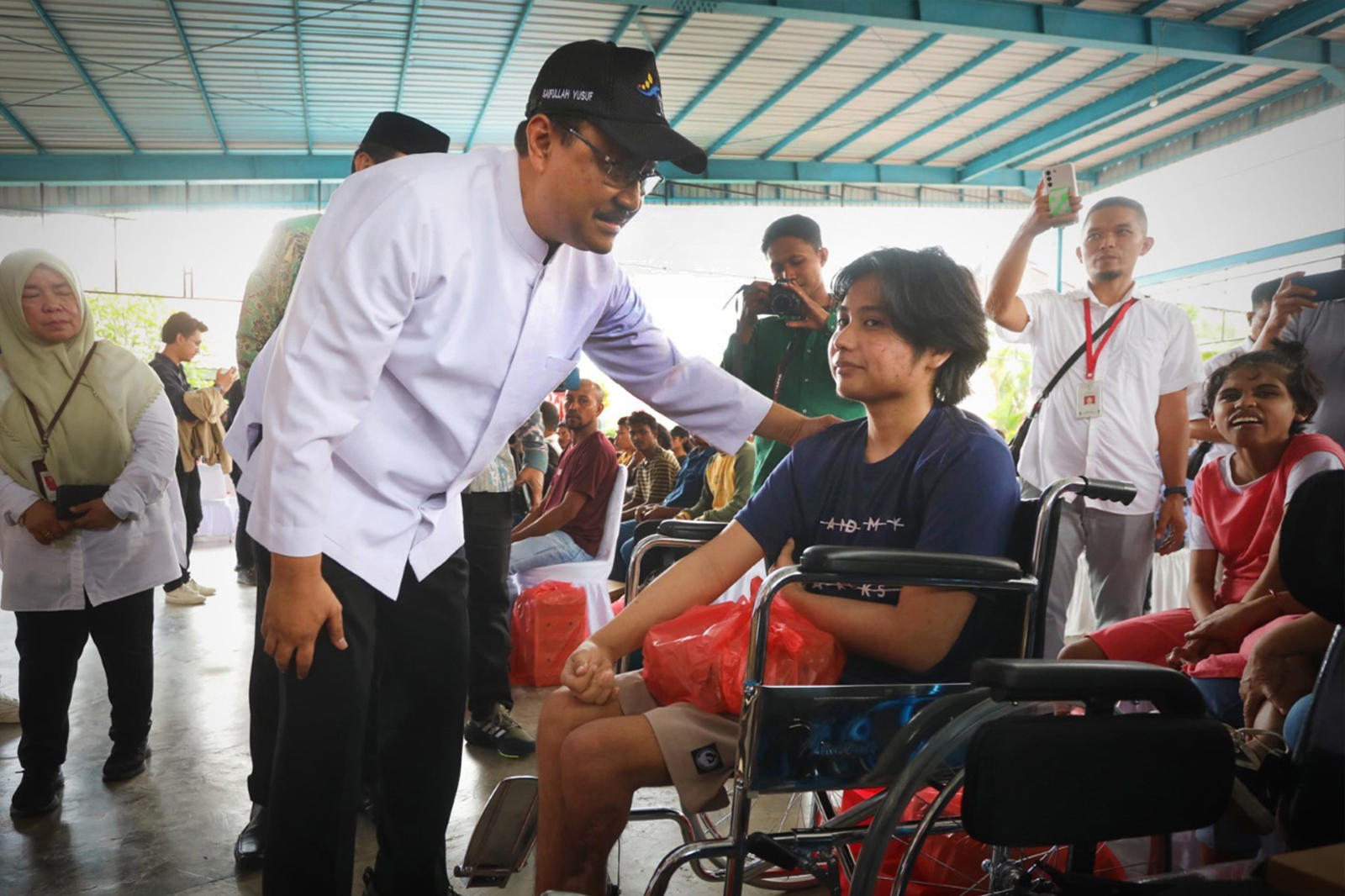 Kemensos Salurkan Bantuan bagi Masyarakat Miskin dan Rentan di Kota Ambon