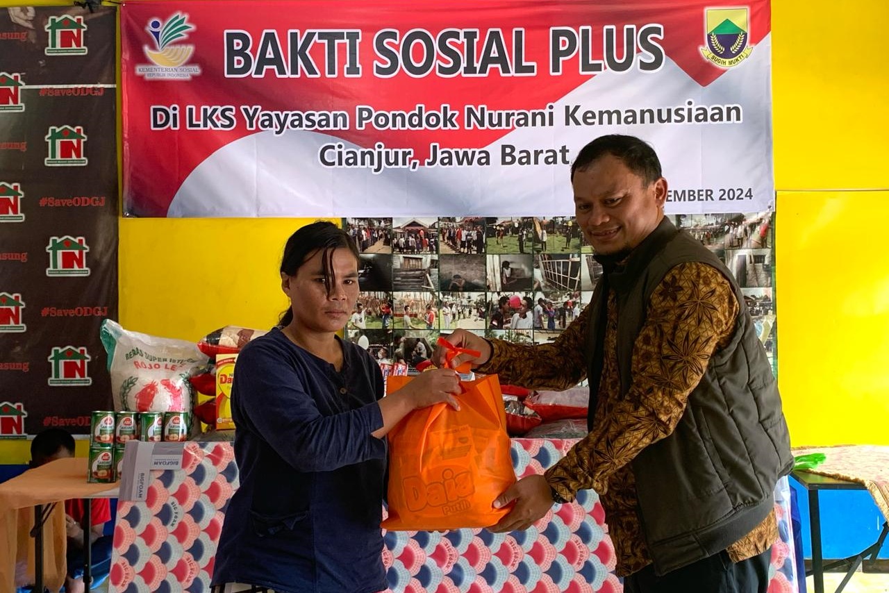 PM ODGJ di LKS Nurani Kemanusiaan Terima Bantuan ATENSI