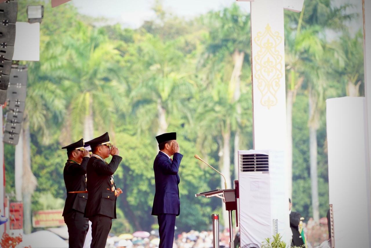 Social Affairs Minister Attends 79th TNI Anniversary Commemoration at Monas