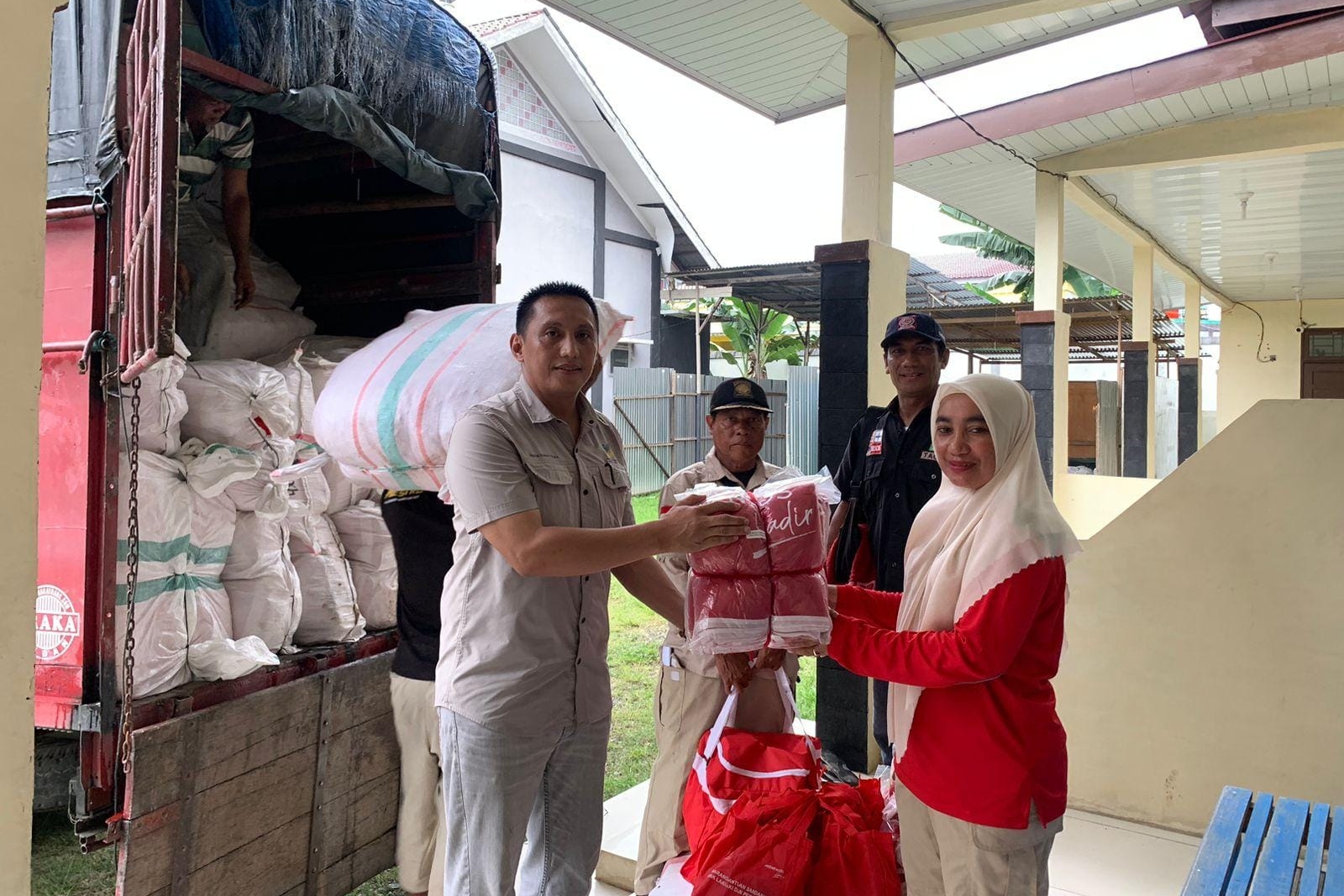 Kemensos Beri Santunan kepada Ahli Waris Korban Banjir Aceh Tenggara