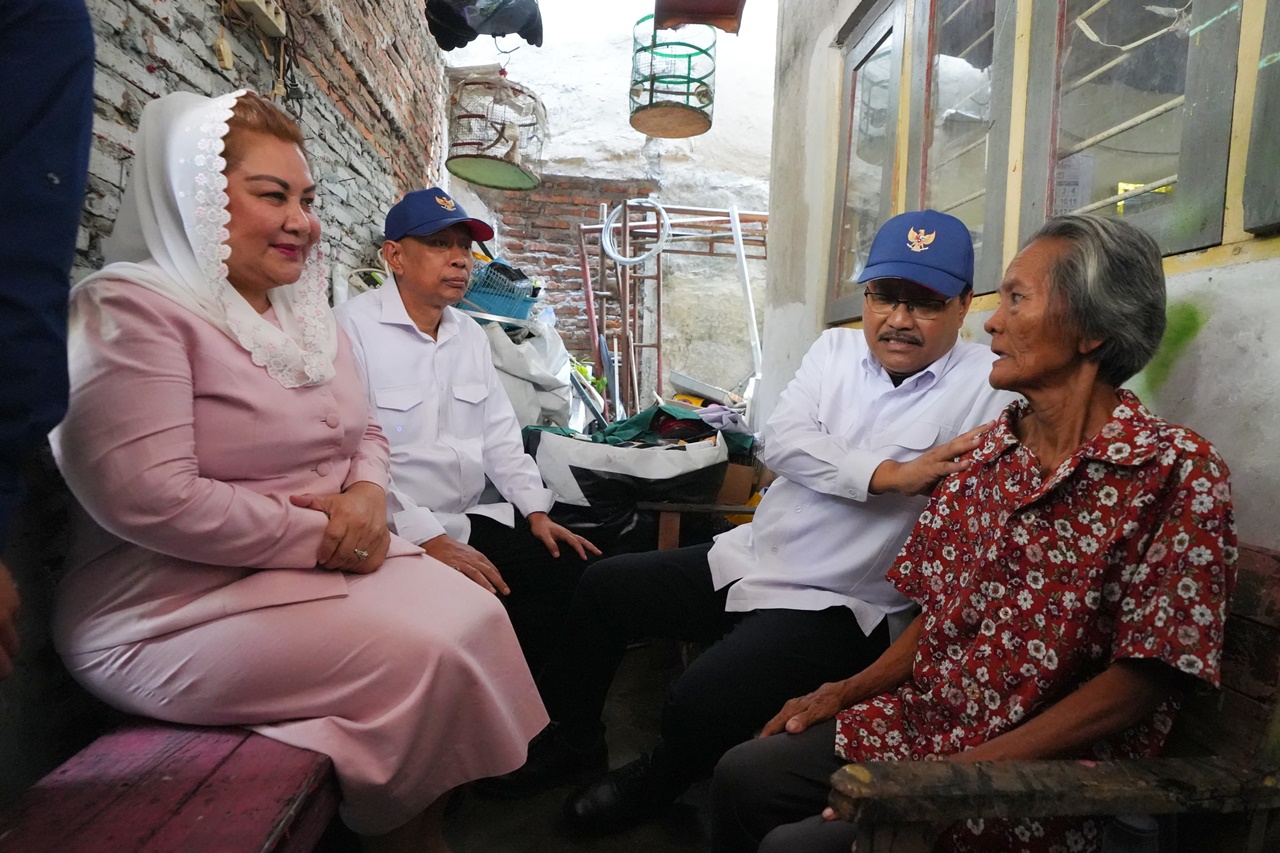 Social Affairs Minister Ensures Nutritious Meal Assistance for Elderly in Semarang Reaches Intended Beneficiaries