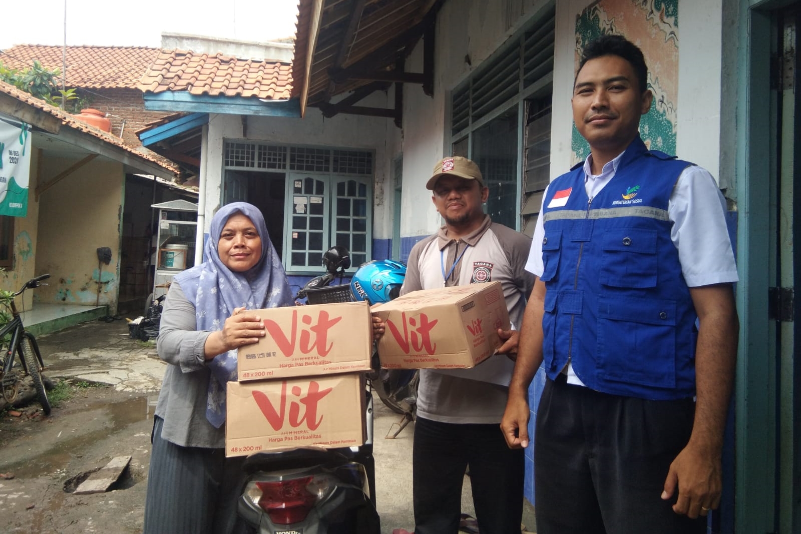 Kemensos Salurkan Bantuan untuk Warga Terdampak Banjir di Pekalongan