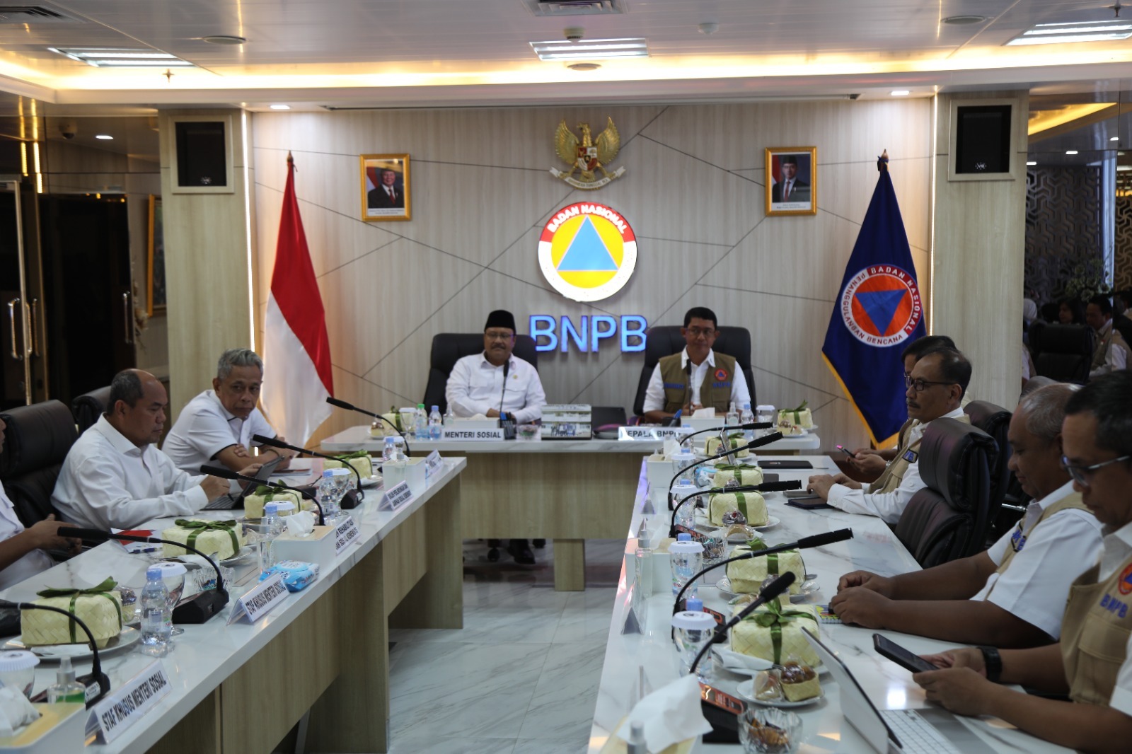 Minister of Social Affairs and Vice Minister of Social Affairs Meet with Head of BNPB to Discuss Social Granary