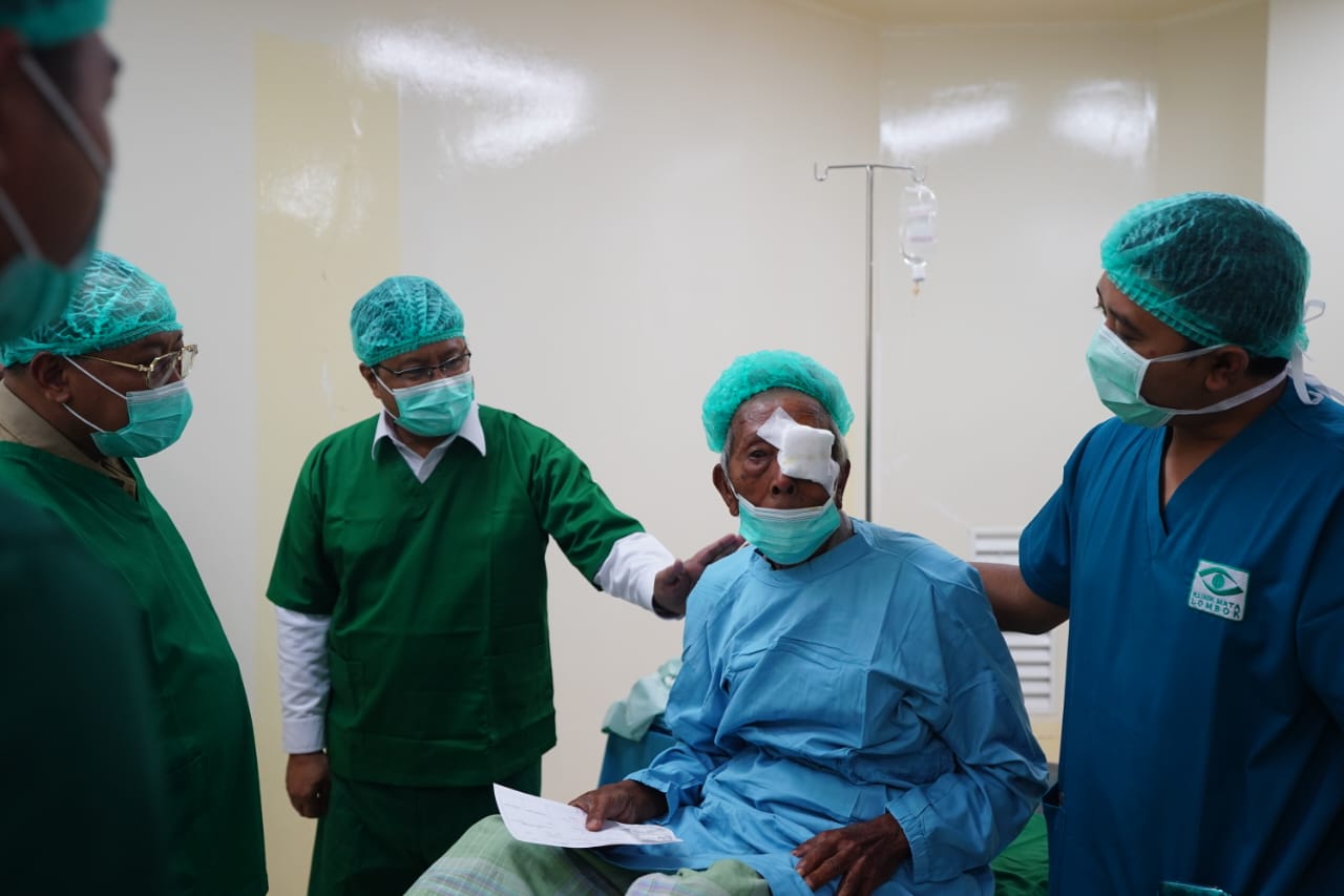 MoSA Holds Cataract Operations in NTB, 1,437 Elderly Receive Treatment