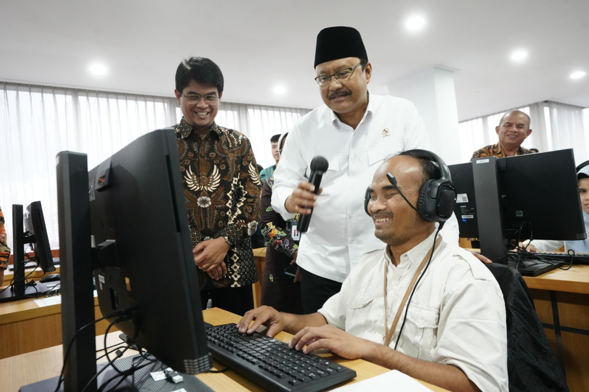 Pertama di Indonesia, Kemensos dan BKN Gelar Tes Pegawai Disabilitas Netra dengan Sistem Komputer CACT