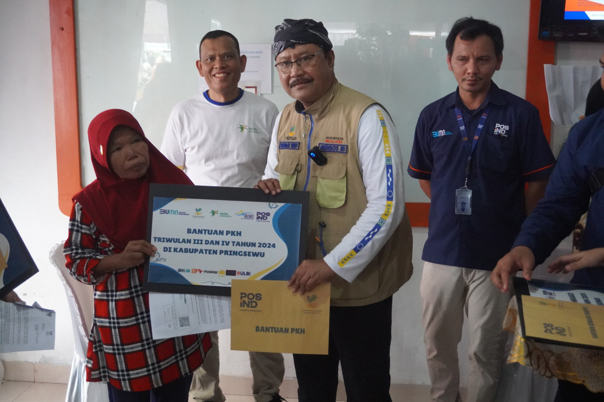 Gus Ipul Urges PKH Beneficiary Families to be Independent in Pringsewu