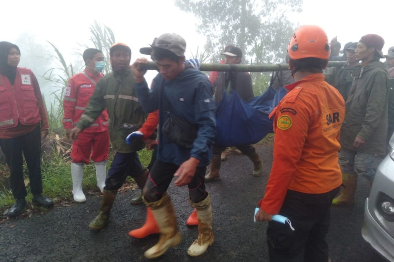 Respons Cepat Longsor Pekalongan, Kemensos Salurkan Bantuan Rp1,4 Miliar