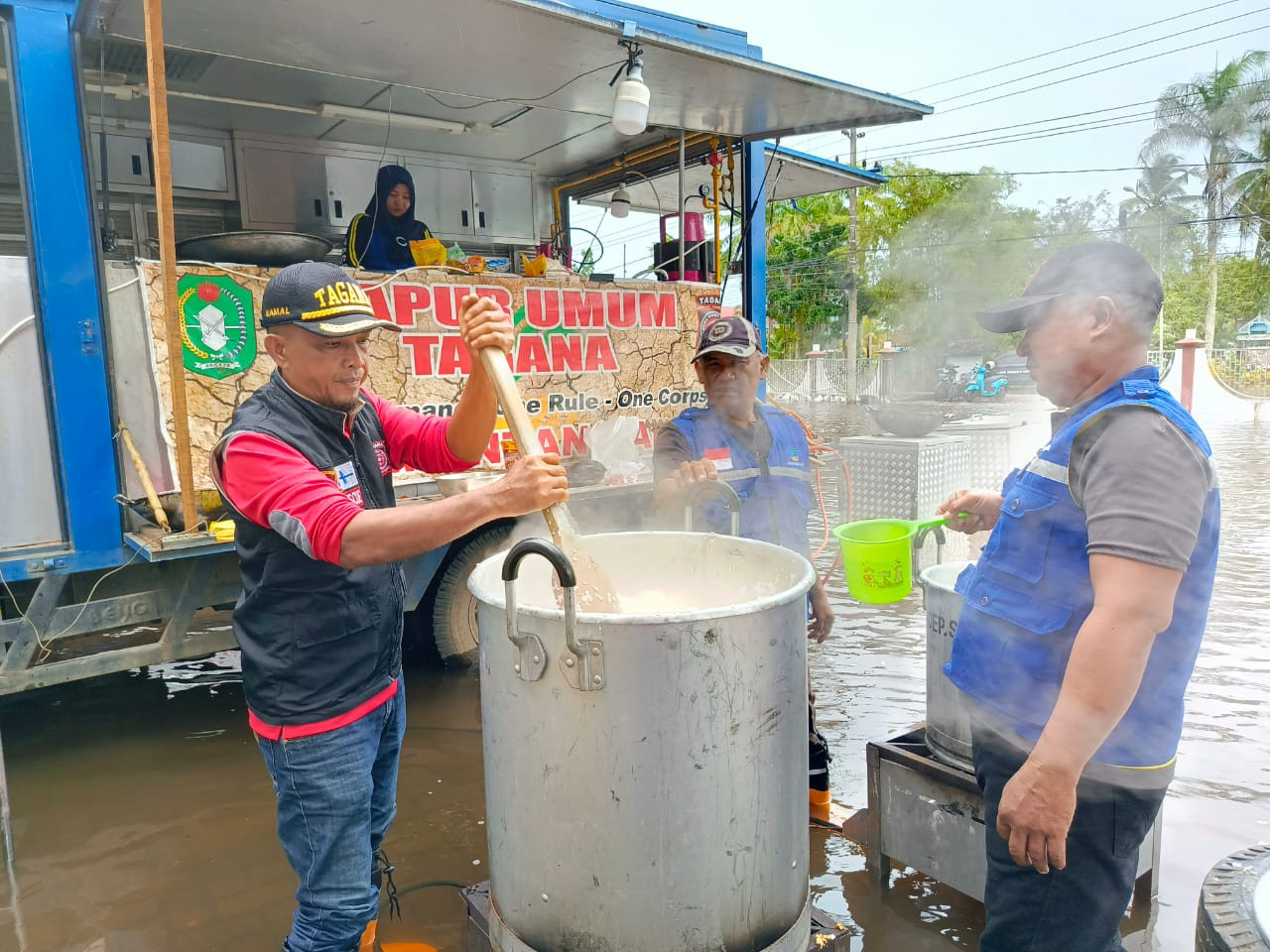 Cepat Tanggap, Kemensos Bantu Korban Banjir Mempawah