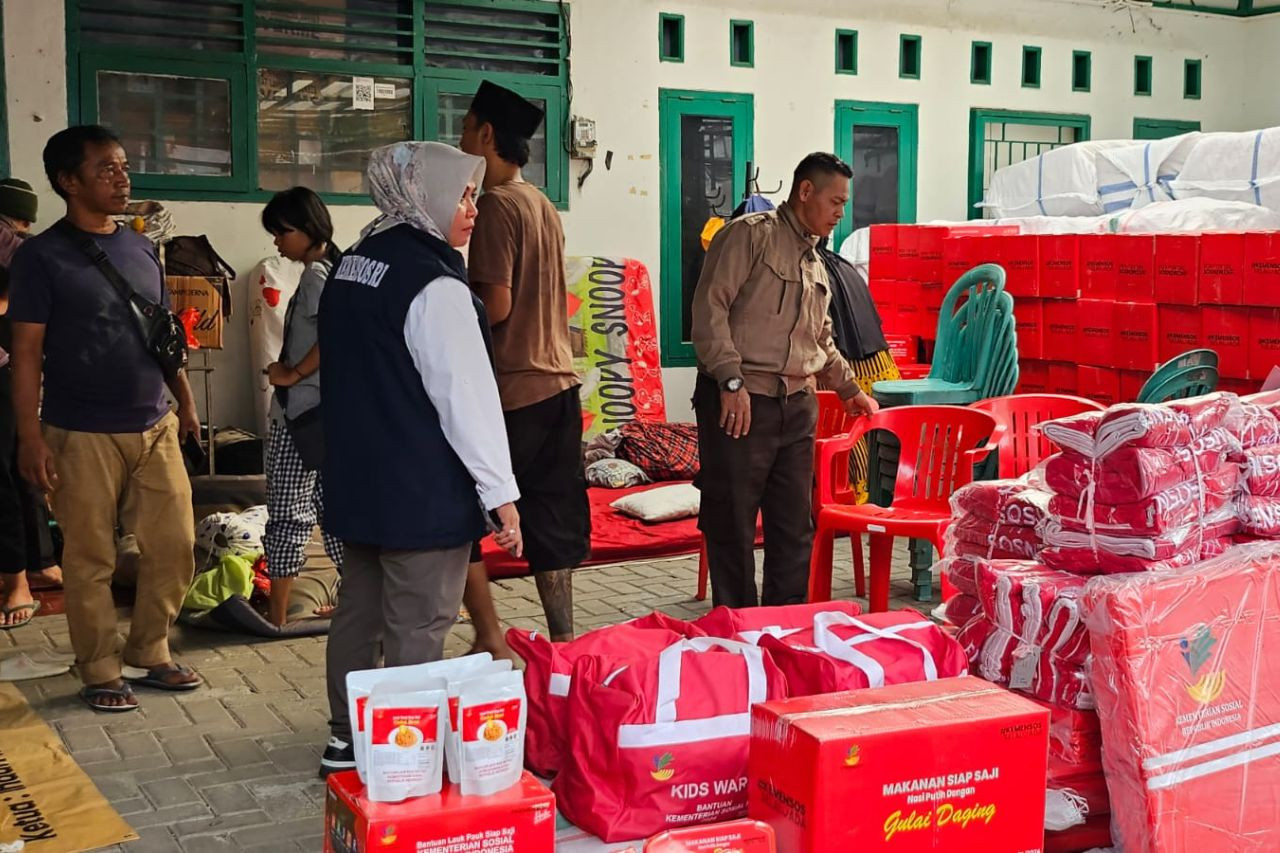 Kemensos Salurkan Bantuan untuk Korban Banjir Jakarta